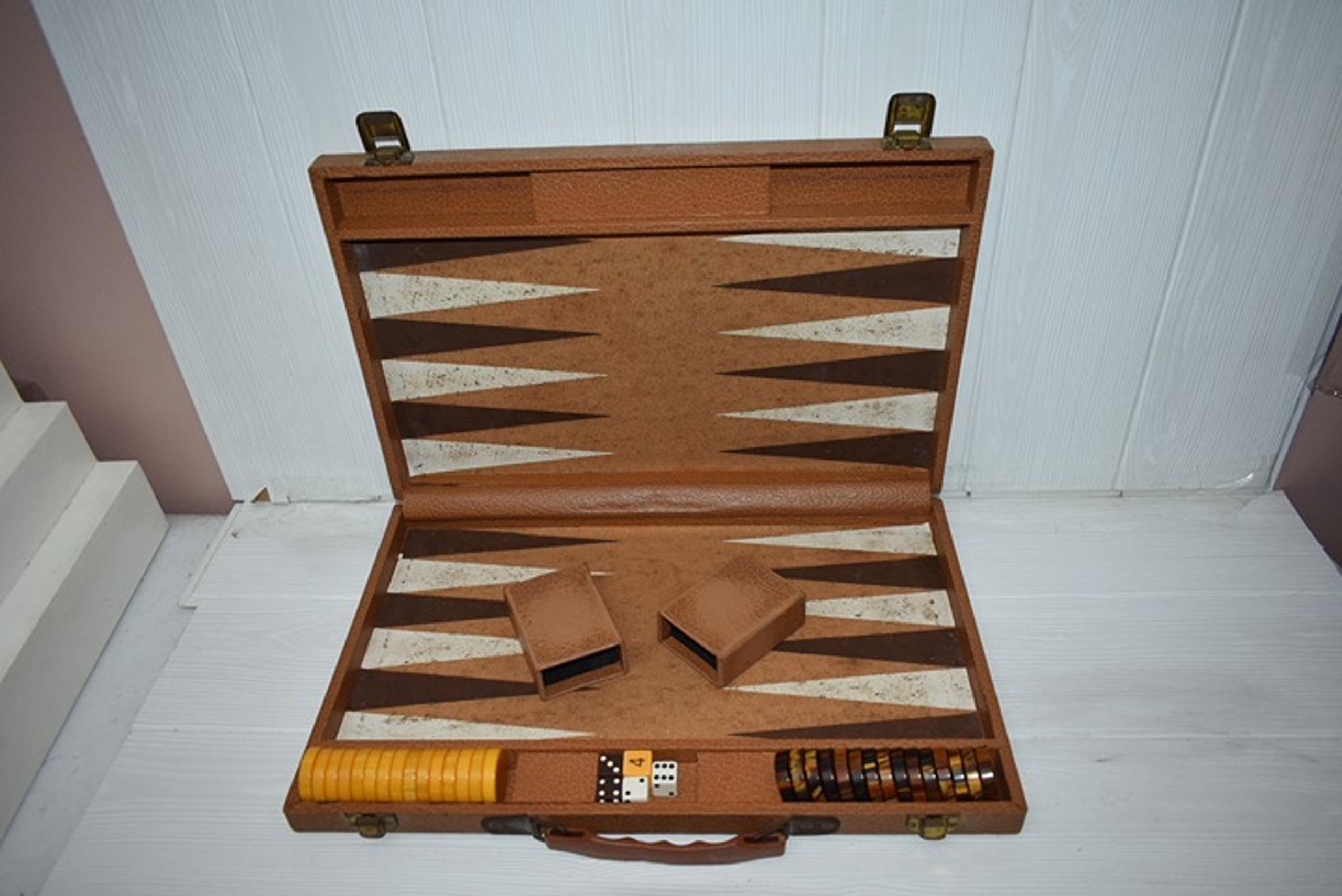 Vtg Bakelite Cardinal Backgammon Set Swirl Marbled Choclate & Butterscotch round
