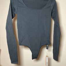 Skims Kim Kardashian Essentials Long Sleeve Scoop Neck Bodysuit S/M BS-SCN-0315