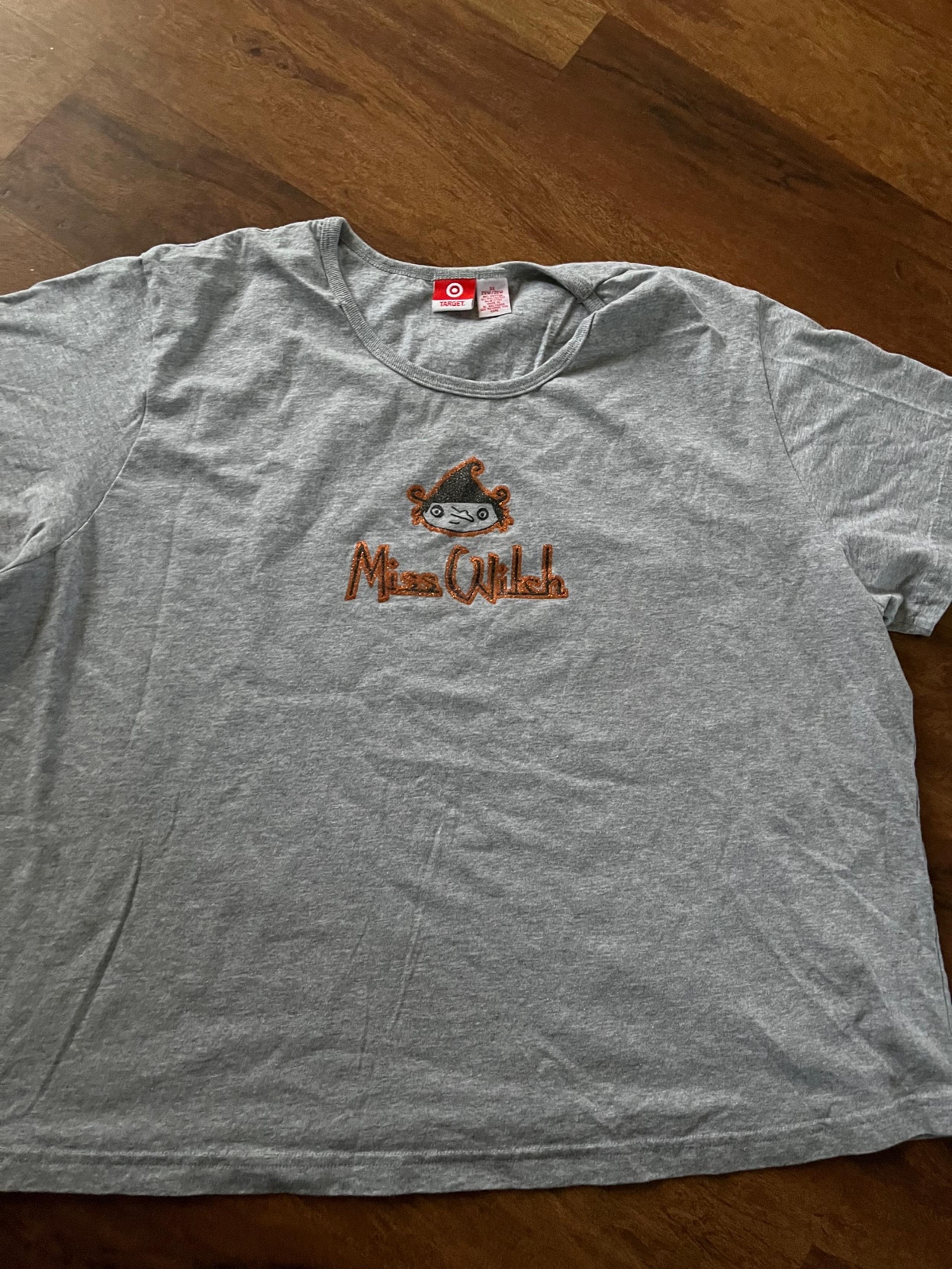 Vinatage y2k Target brand halloween gray witch womens tshirt 3xl