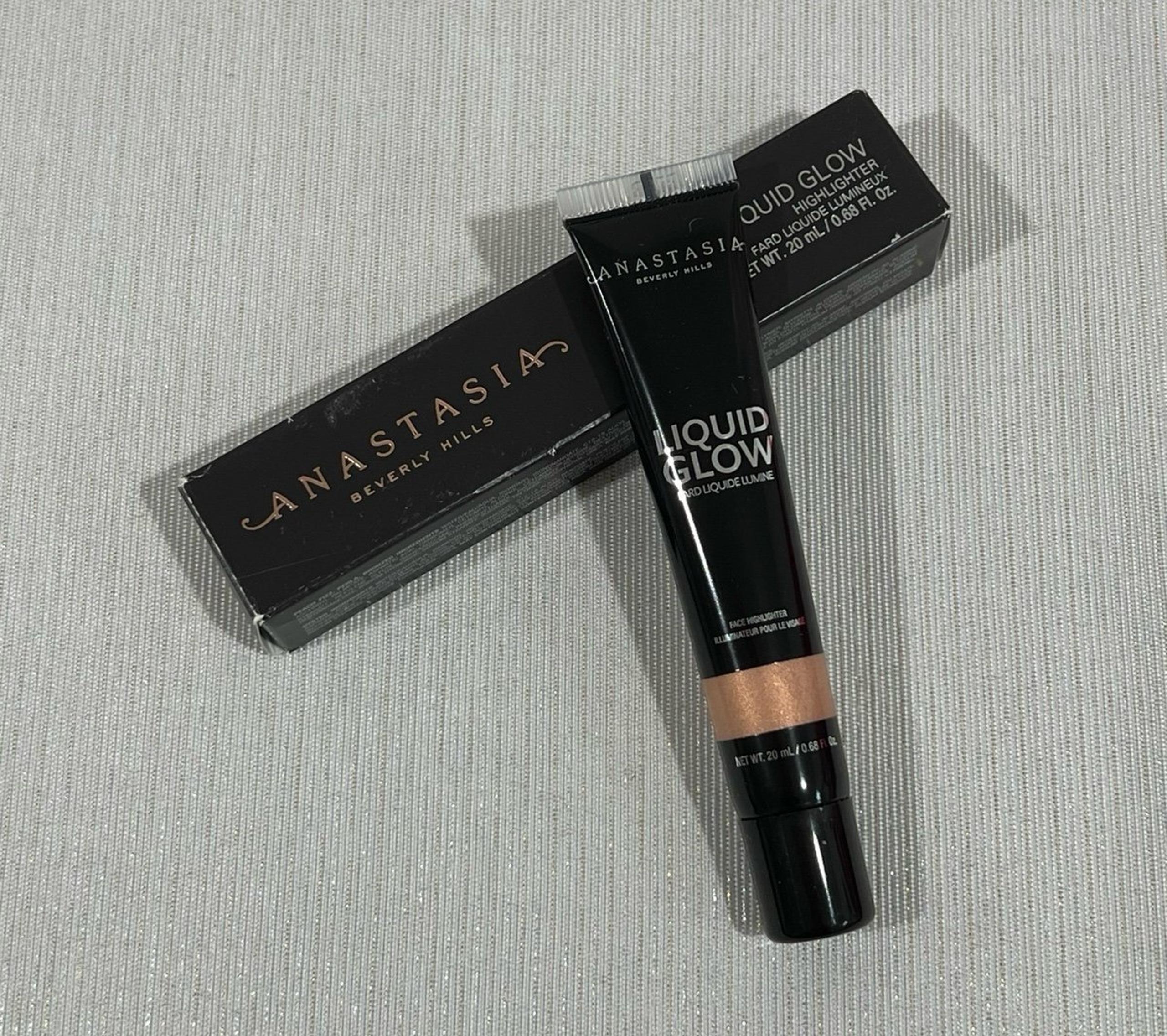 NIB - Anastasia Beverly Hills Liquid Glow Face Highlighter - Oyster 0.68 Fl Oz