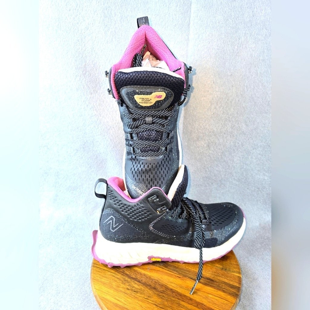 Size 8.5 B - New Balance Hierro v3 xFresh Foam Mid Black boot,shoe