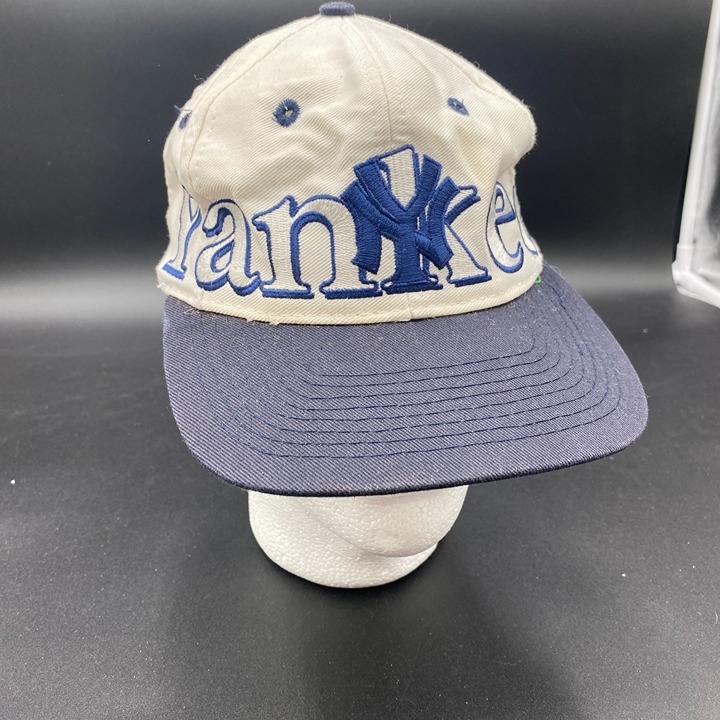 VINTAGE Yankees Baseball Cap Hat Snapback 90s Logo 7 Adjustable