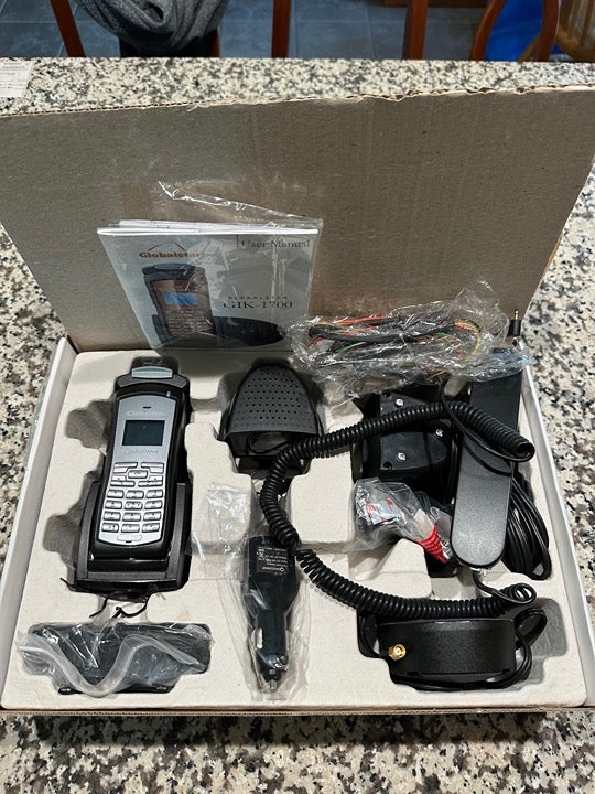 Globalstar 1700 Satellite phone with docking kit