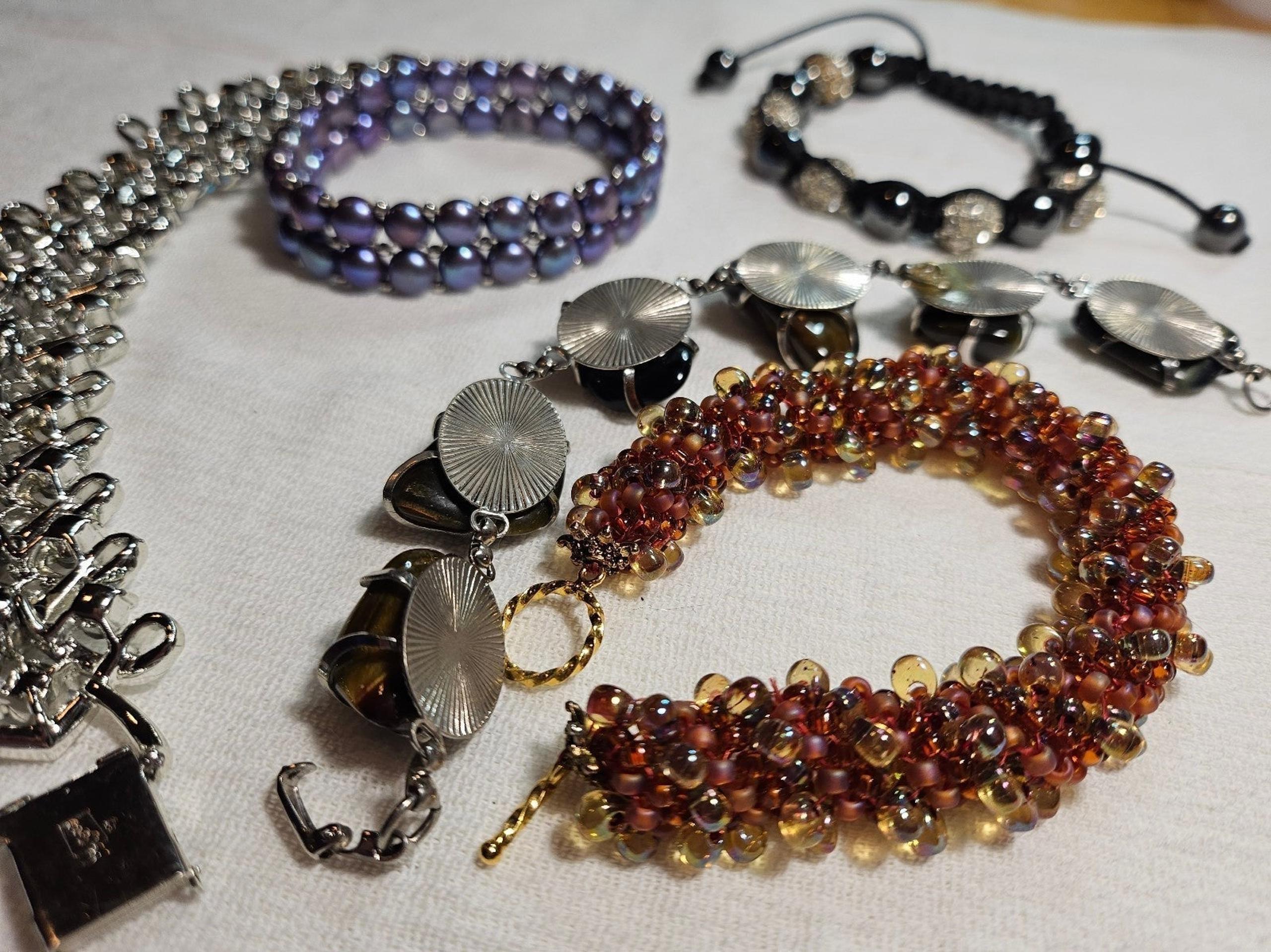 #10 LOT OF COSTUME BRACELETS~5
