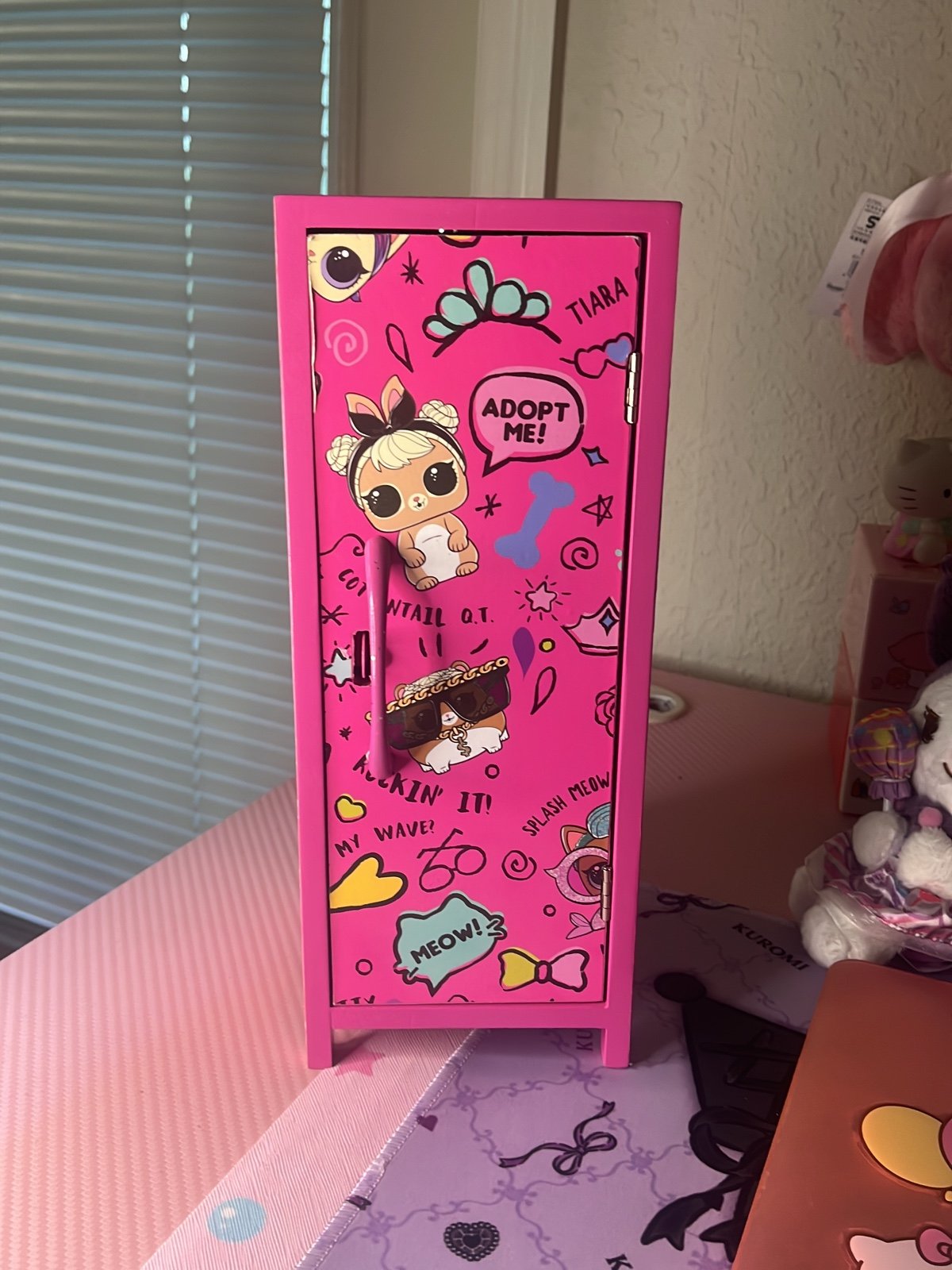 L o .l Surprise Storage mini closet