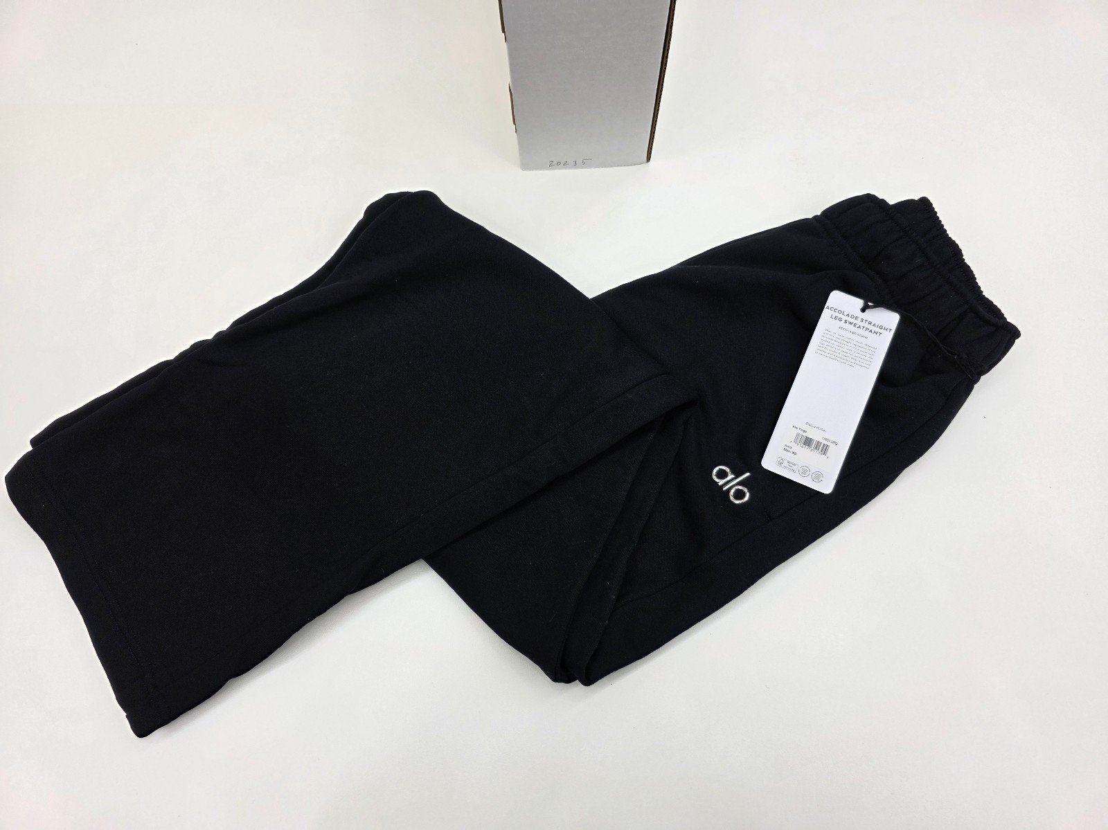 NWT Alo Sweatpants