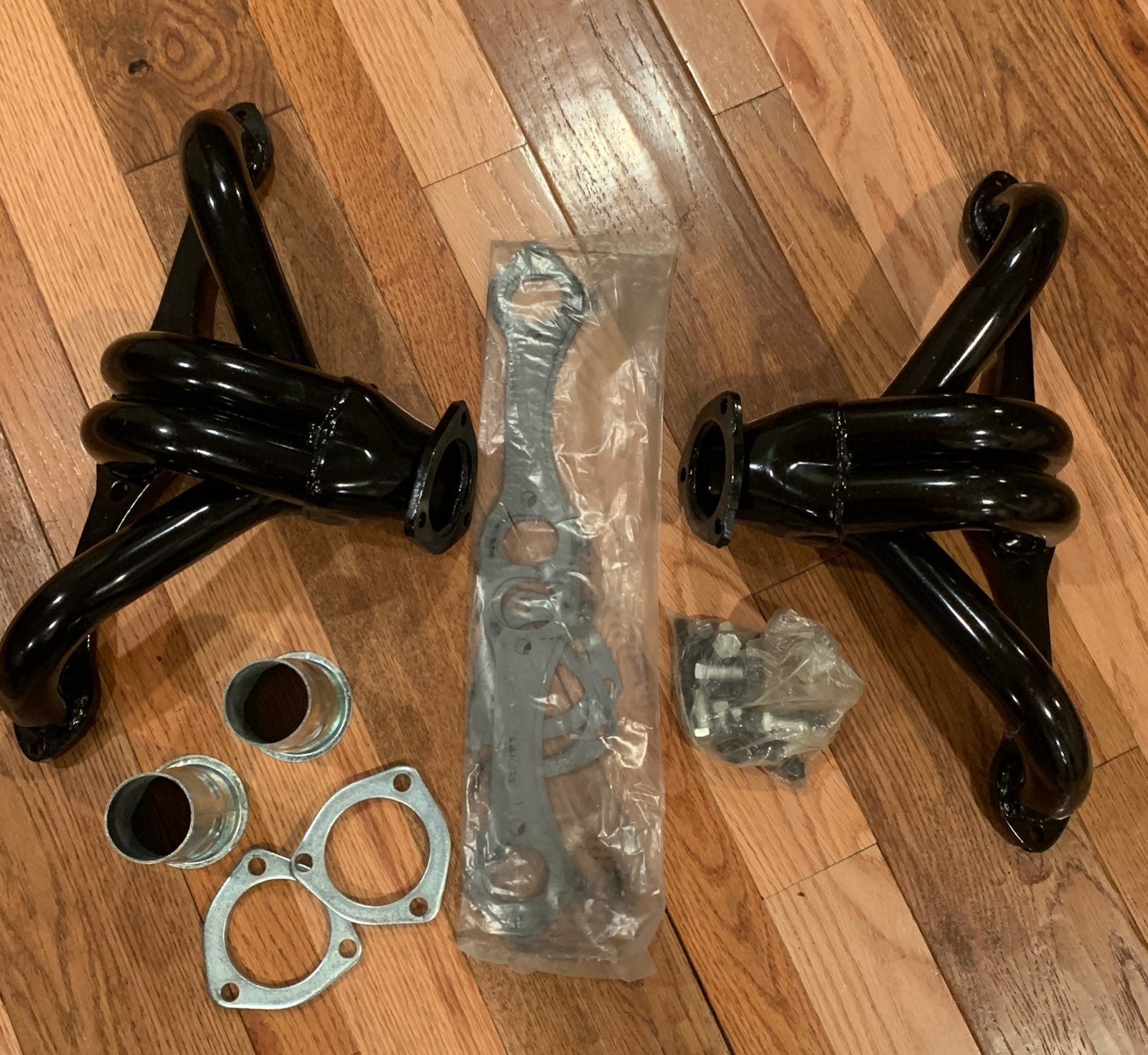 Small block shorty exhaust headers