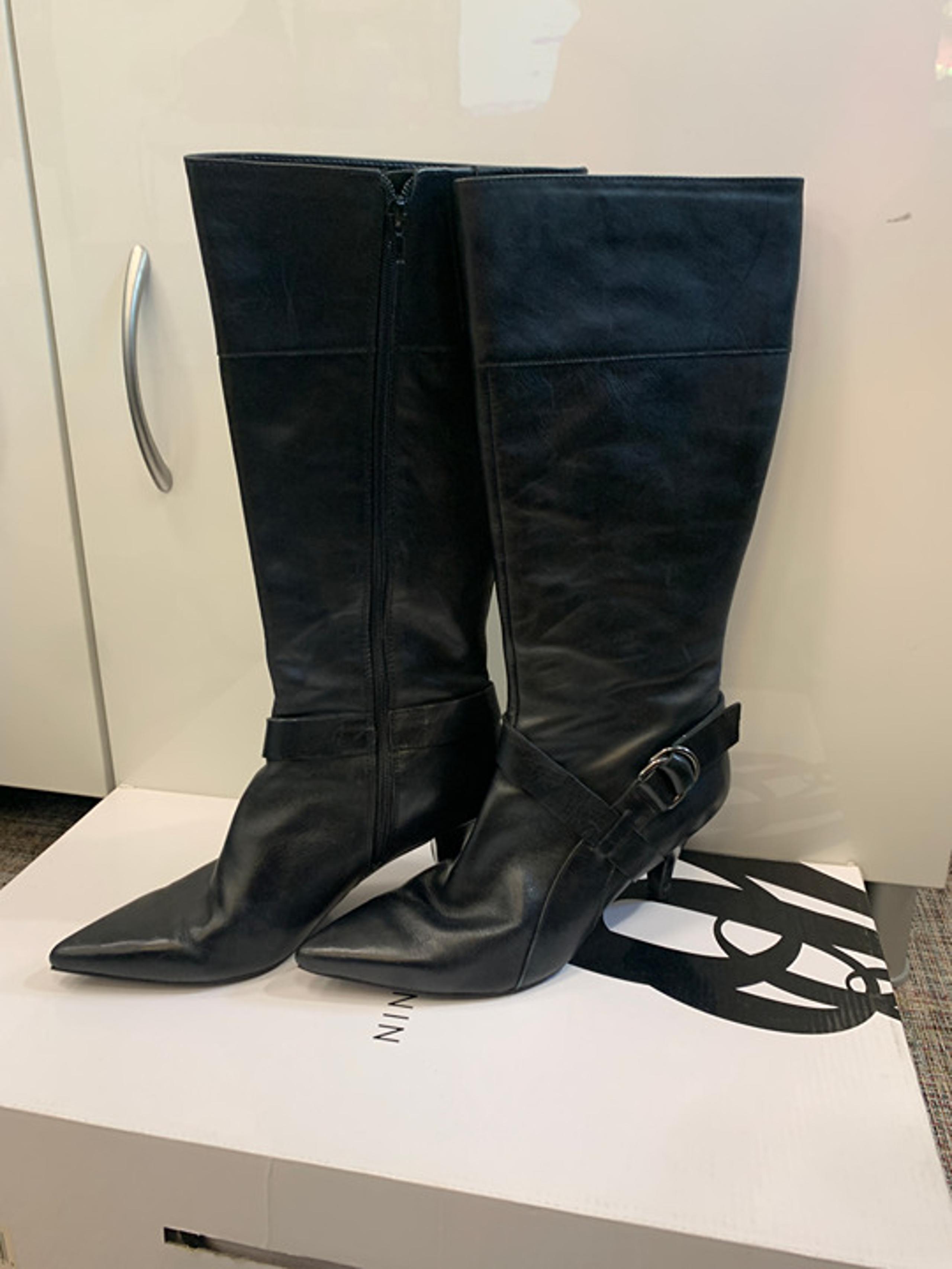 Nine West Black leather boots sz 9