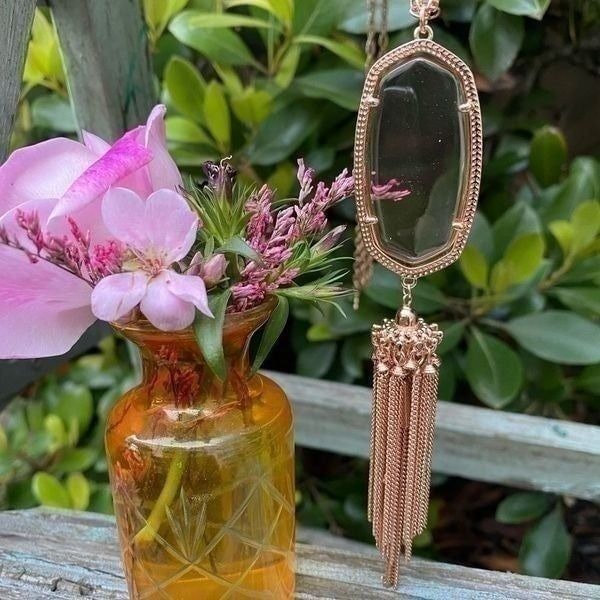 KENDRA SCOTT RAYNE NECKLACE in rose gold with clear opaque stone. Like New!