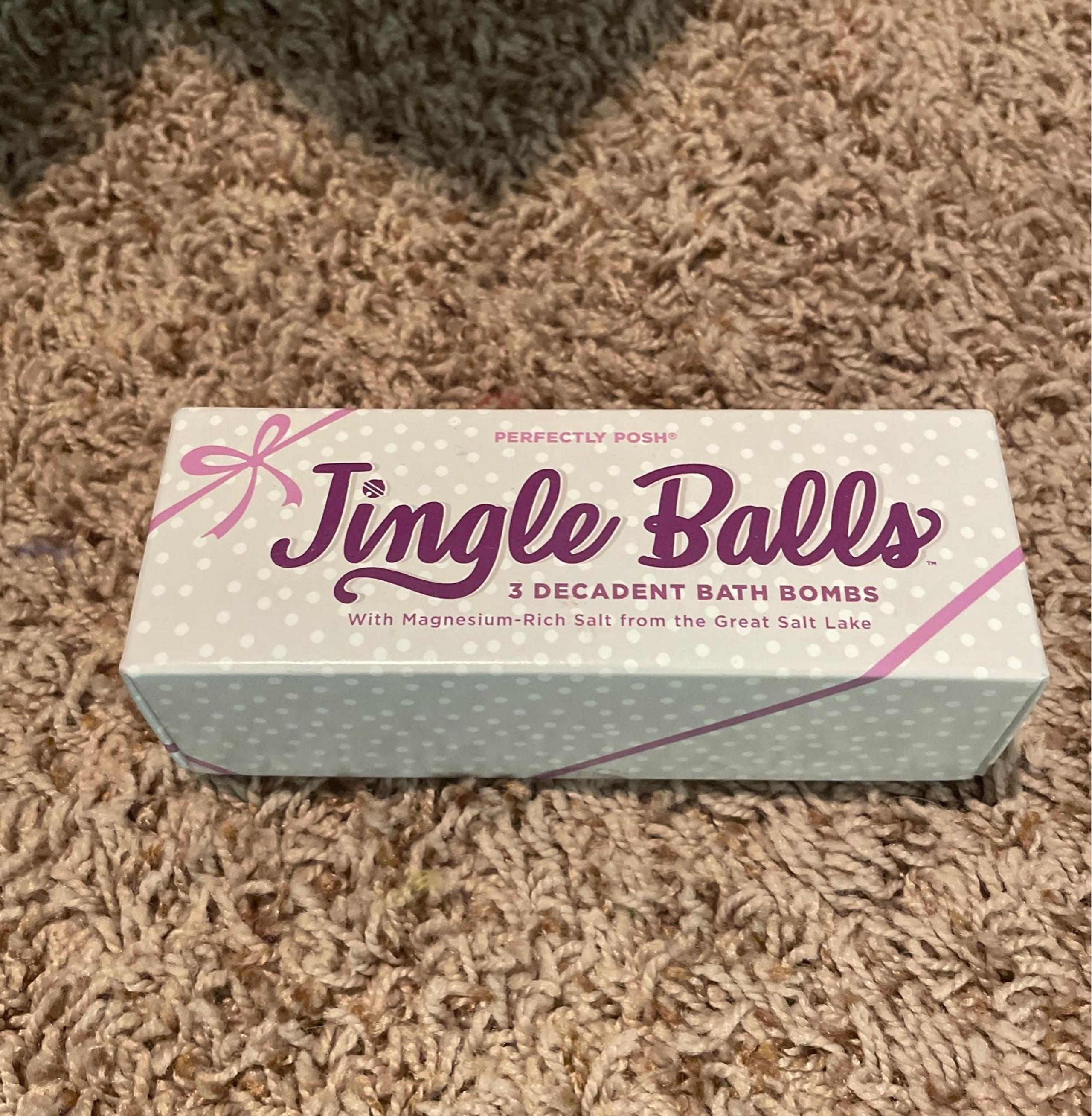PerfectlyPosh Jingle Balls Bath Bombs