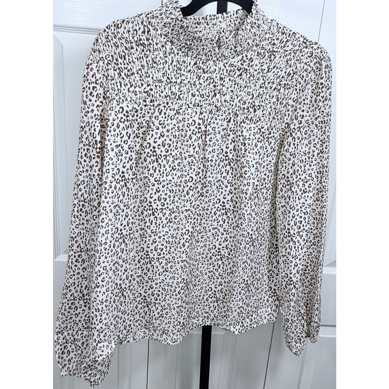 Hem & Thread Sz Large Animal Print Smocked Long Sleeved Top NWT