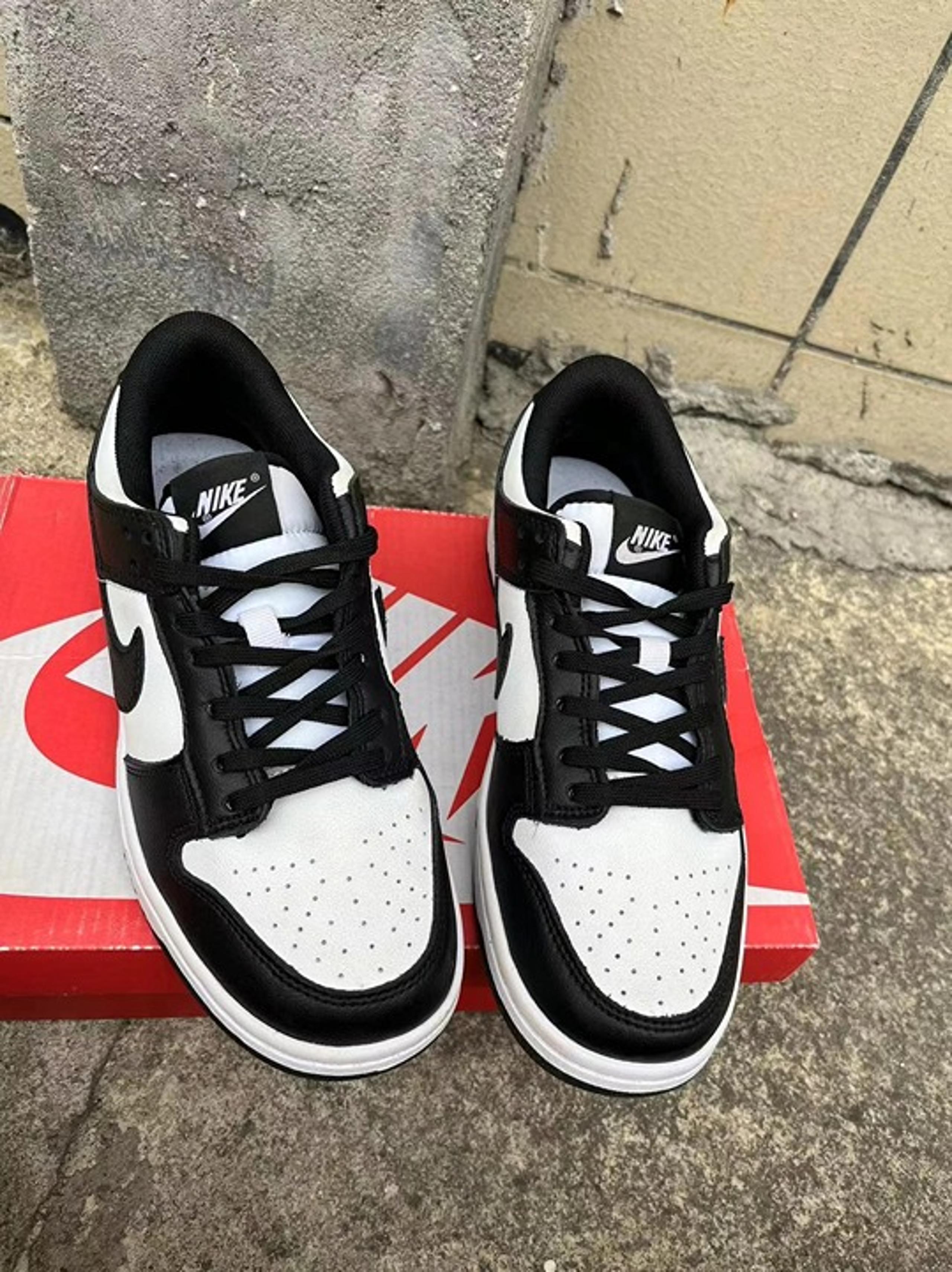 US 7 Nike Dunk Low Black White Men's Shoes.