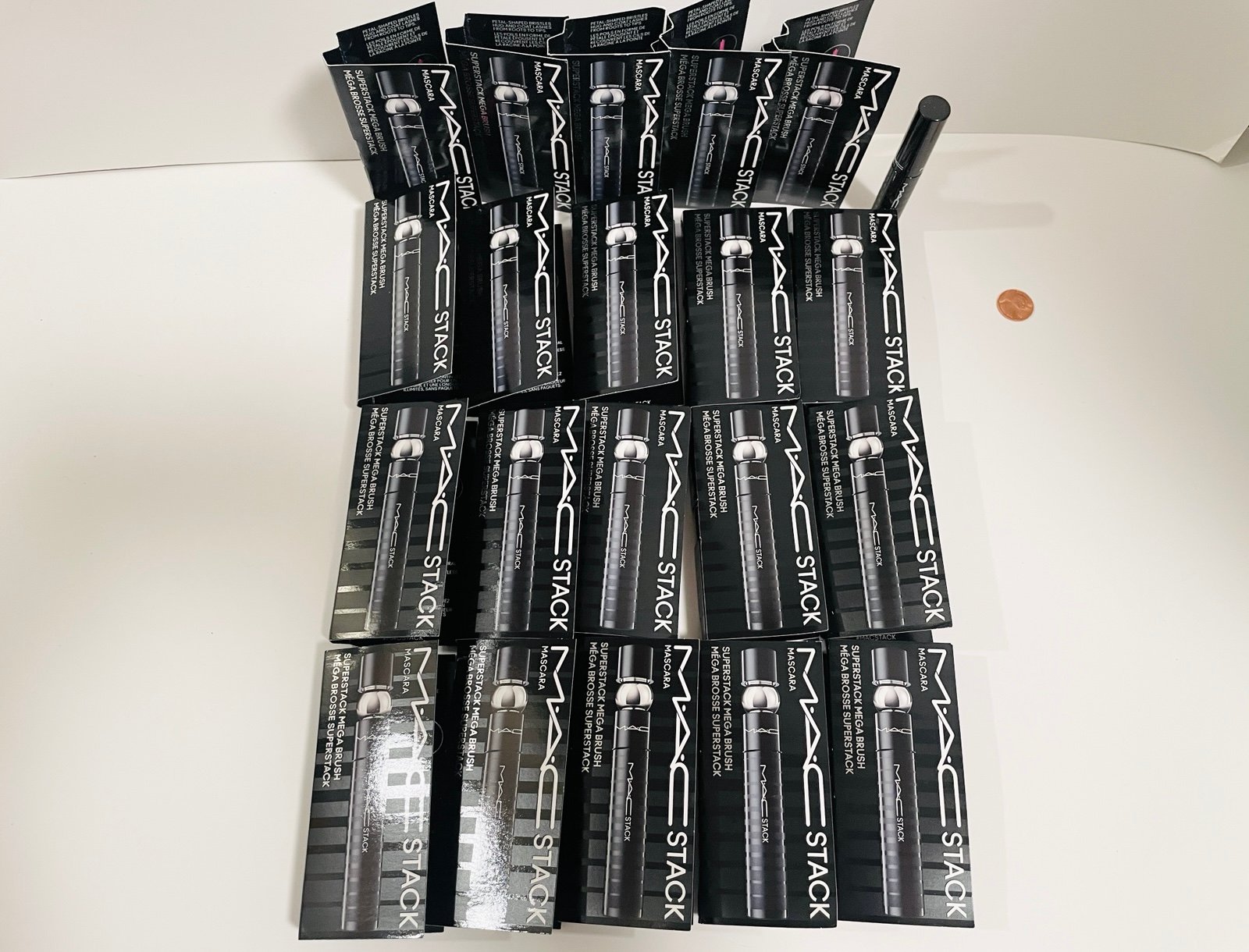 20 MAC Stack Mascara Superstack Mega Brush Mascara Black 0.1 fl oz 3mL