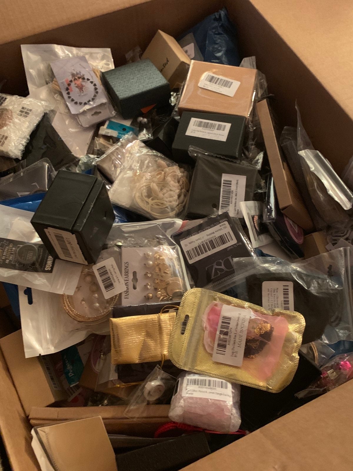 400 pieces of jewlery