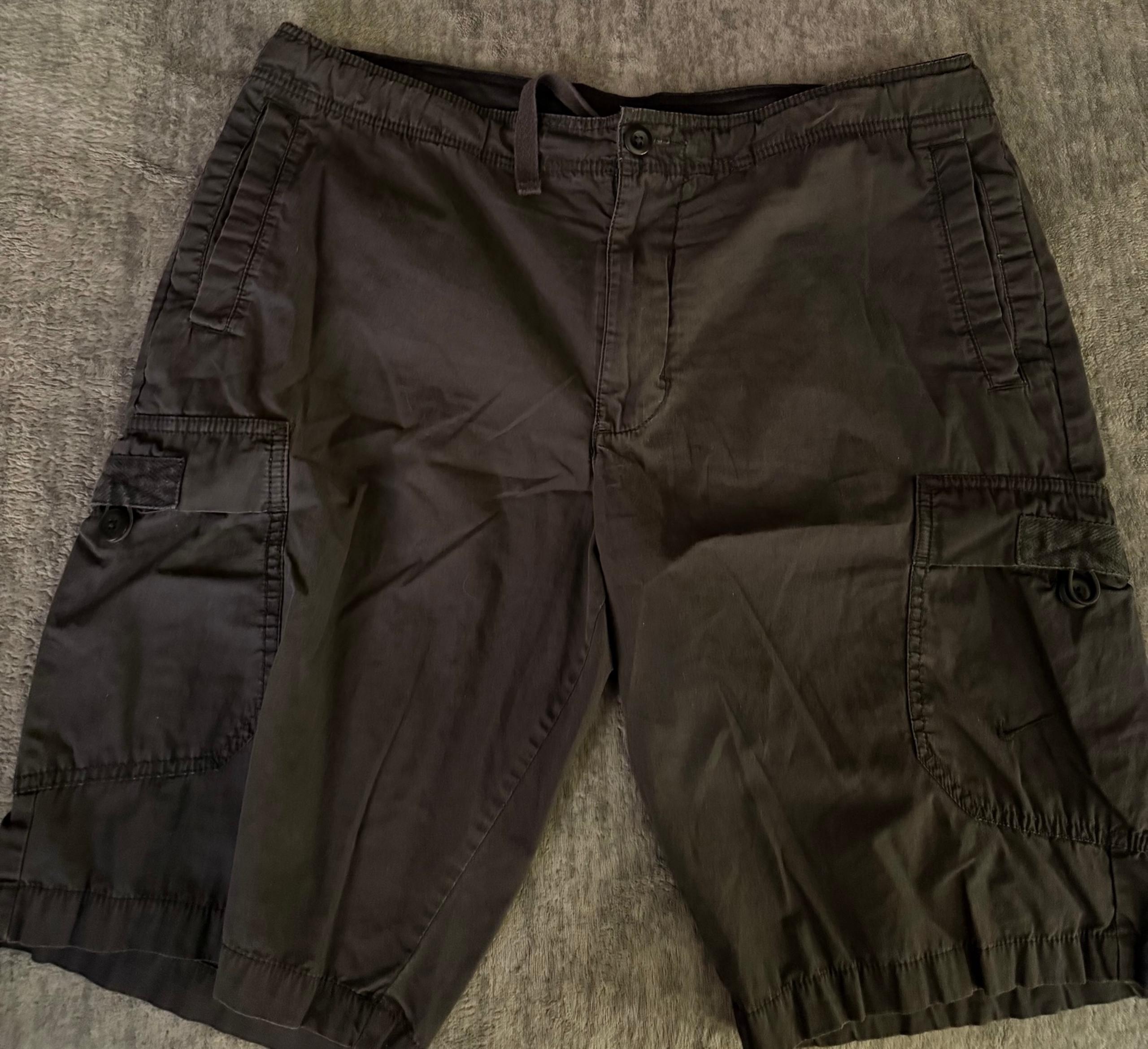 Men’s Vintage Nike Gray Cargo Shorts Size Large