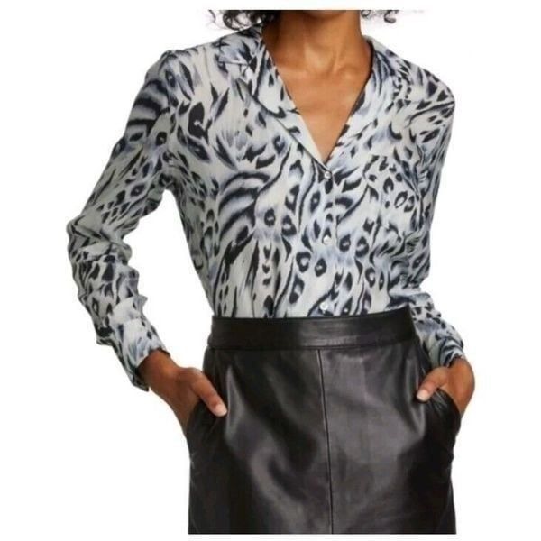 Rails Rebel Ivory Snow Leopard Blouse Size Medium M Secretary Animal Print Blue