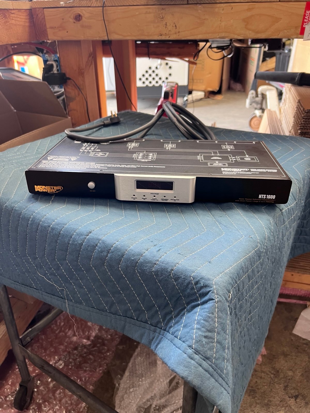 Monster Power HTS 1600 8-Outlet Home Theater Reference Surge Protector Center