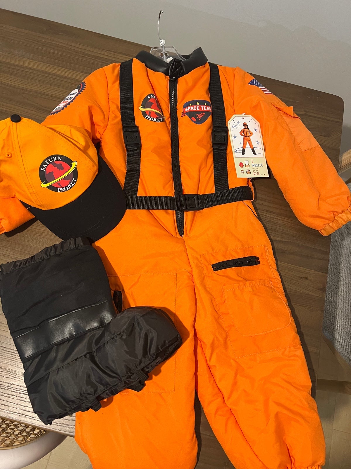 I want to be astronaut costume