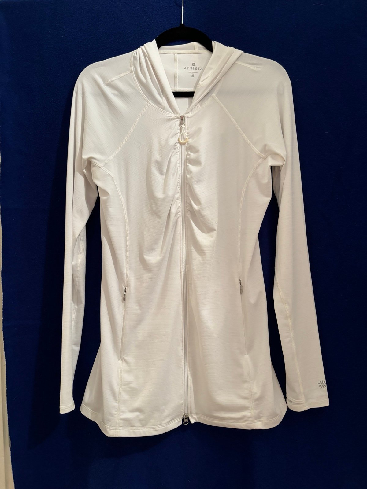 Athleta lightweight zip-front hoodie with thumbholes - medium
