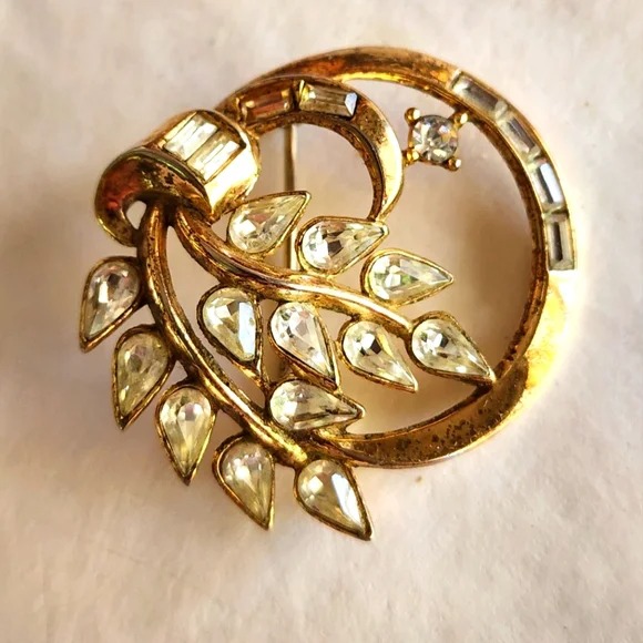 1950's Crown Trifari Alfred Phillipe Brooch Rhinestone MCM Gold Tone Pat Pending