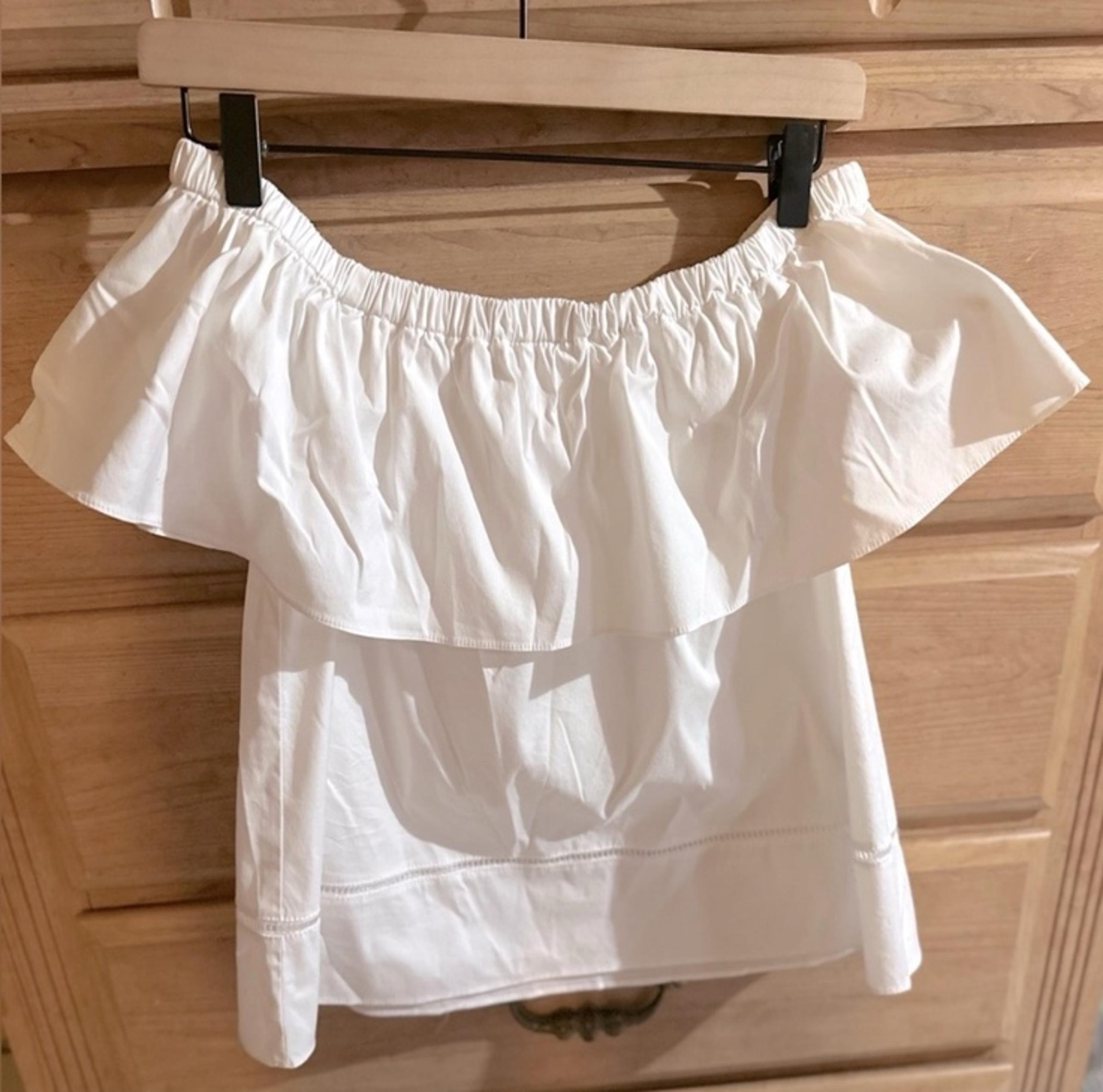 (S) Saks Fifth Avenue | White Ruffled Off-Shoulder Summer Blouse | NWOT