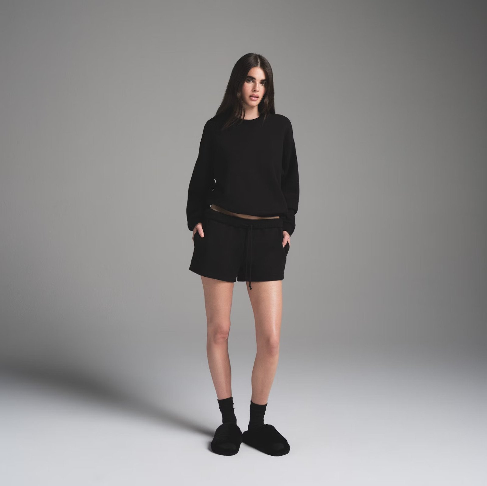 Skims Cotton Fleece Classic Crewneck in Onyx, Size X-Small