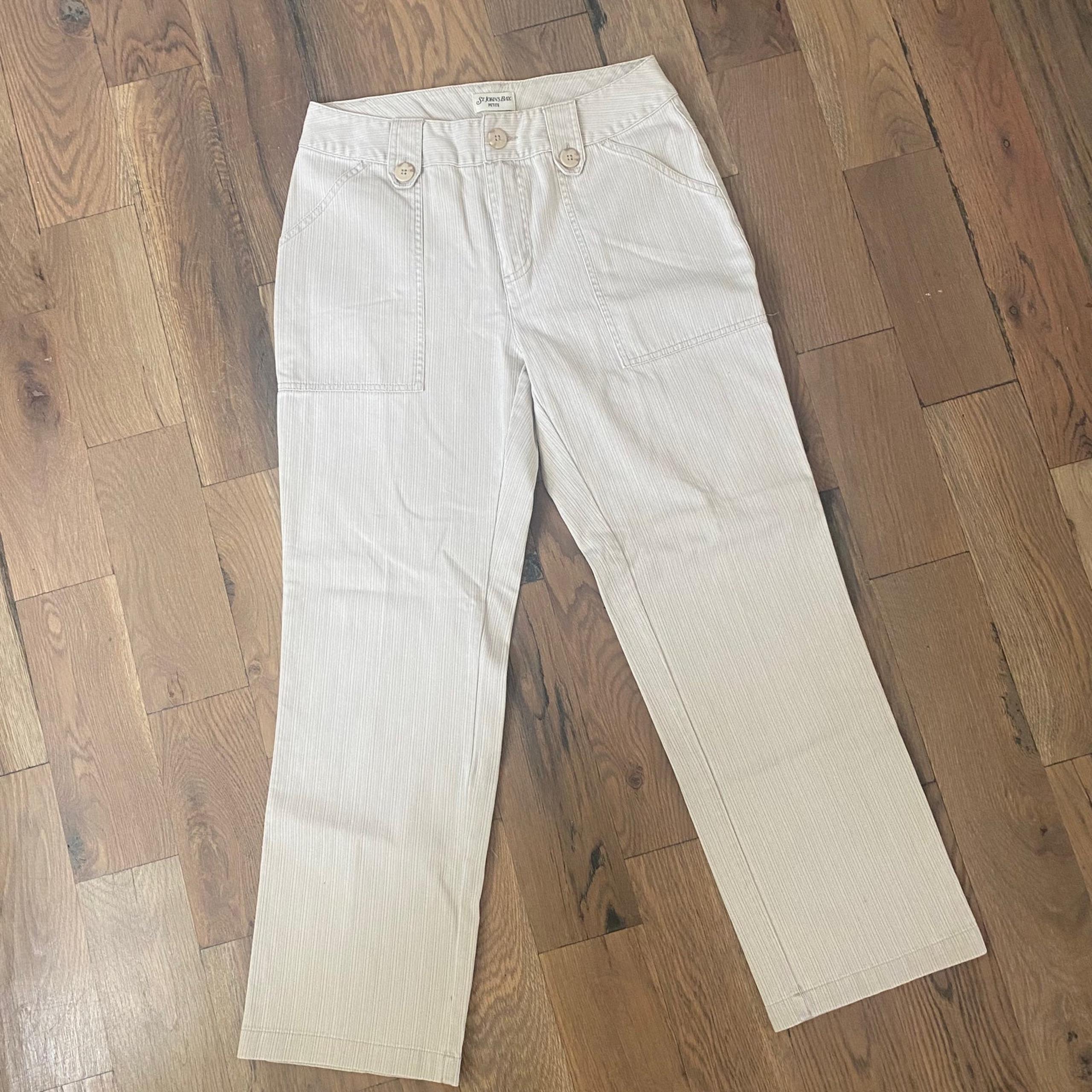 St. John’s Bay Tan Cropped Pants Size 8 Petite