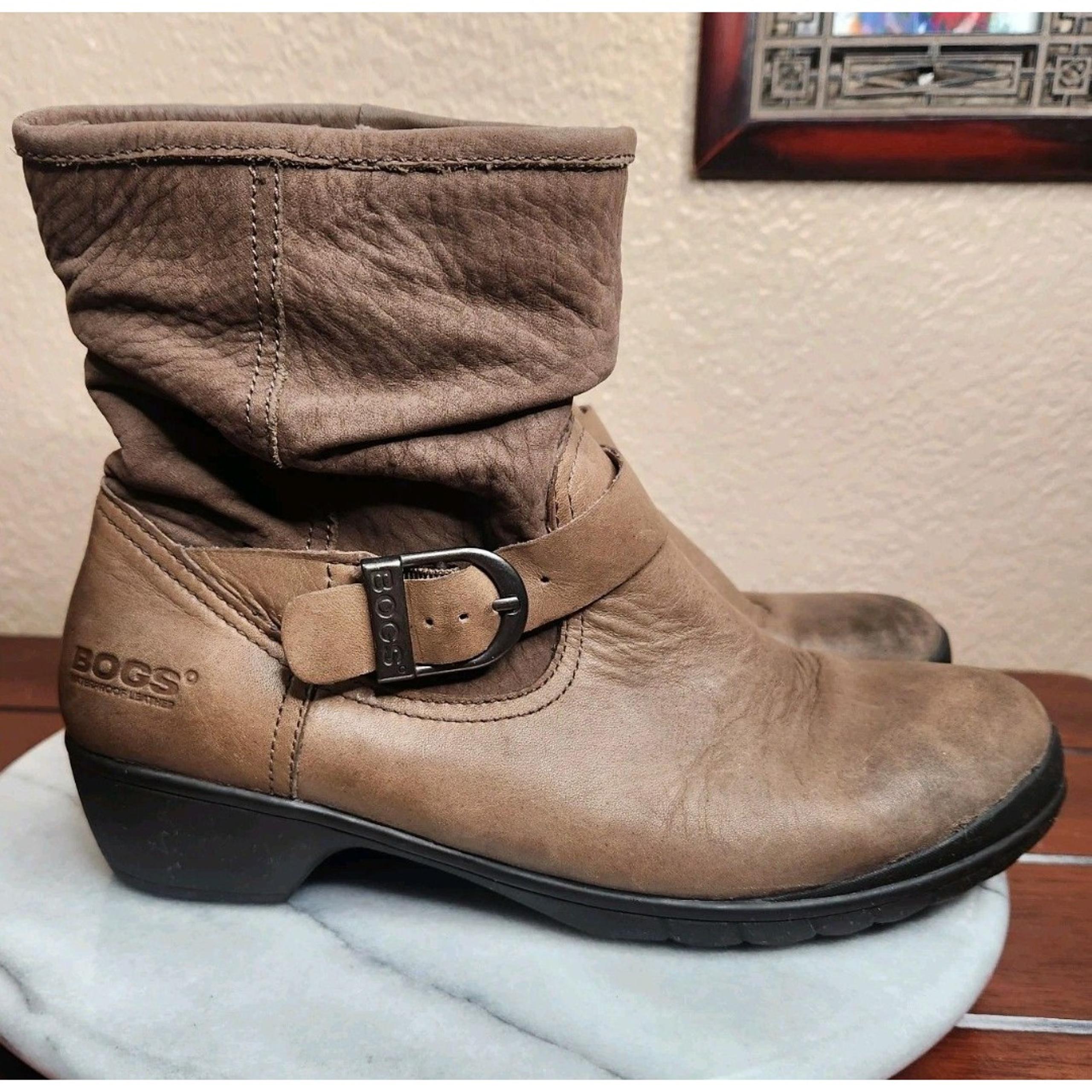 BOGS Cassie Low Rain Boots Size 7 Waterproof Leather Buckle Slouchy Taupe Brown