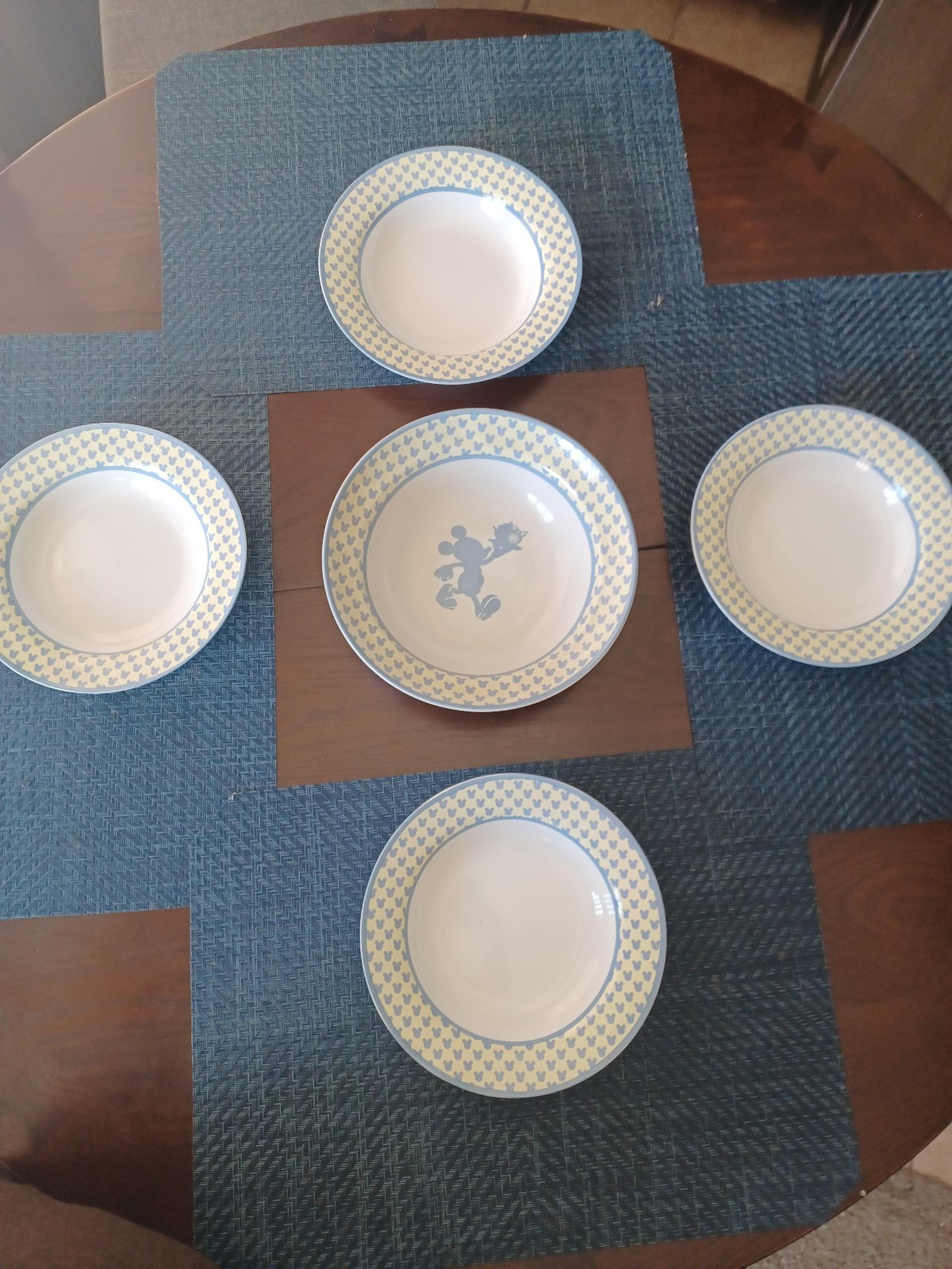 Mickey Mouse bowl set w/serving bowl - Disney