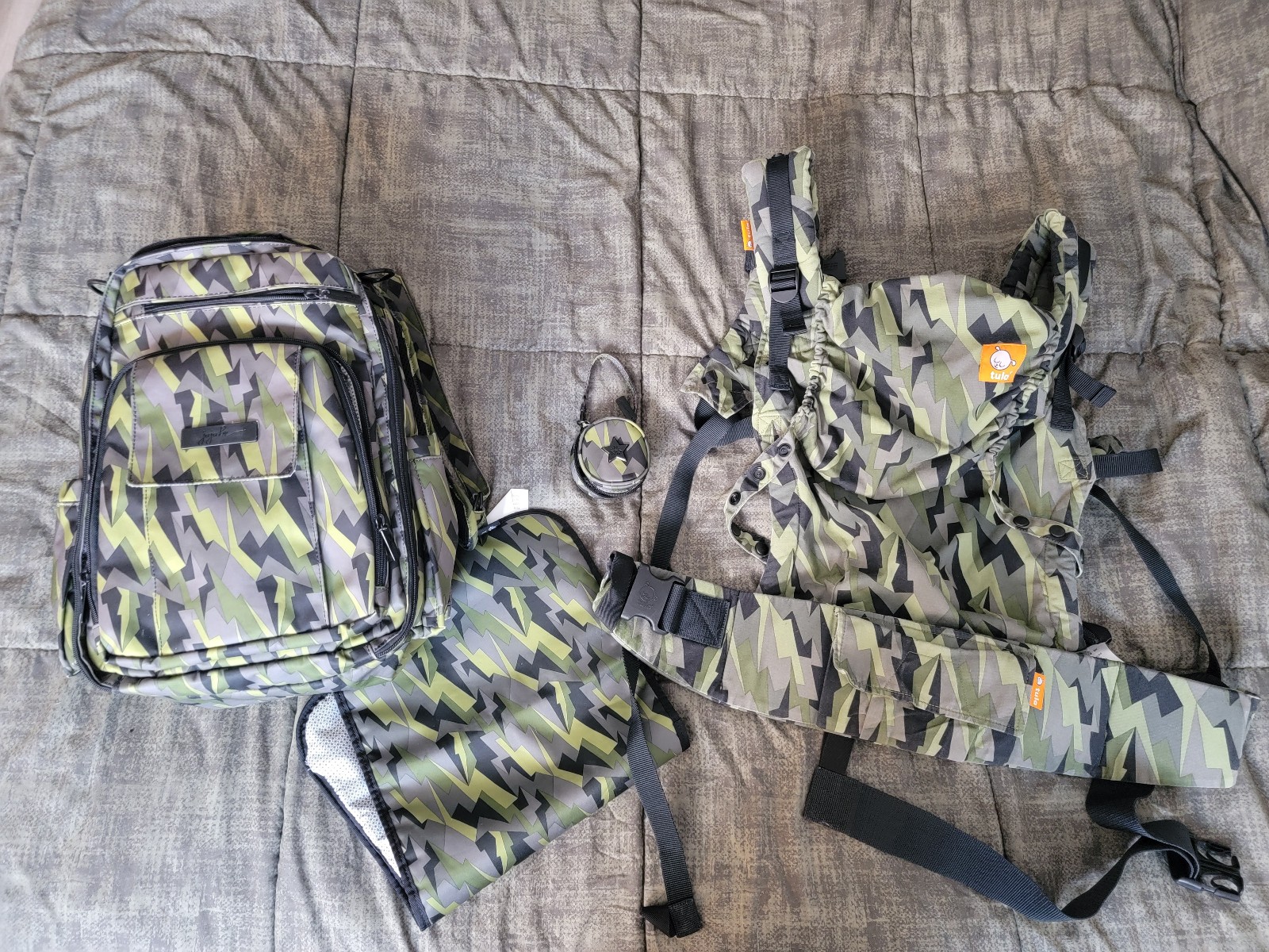 Jujube Black Lightning, Tula & paci pod