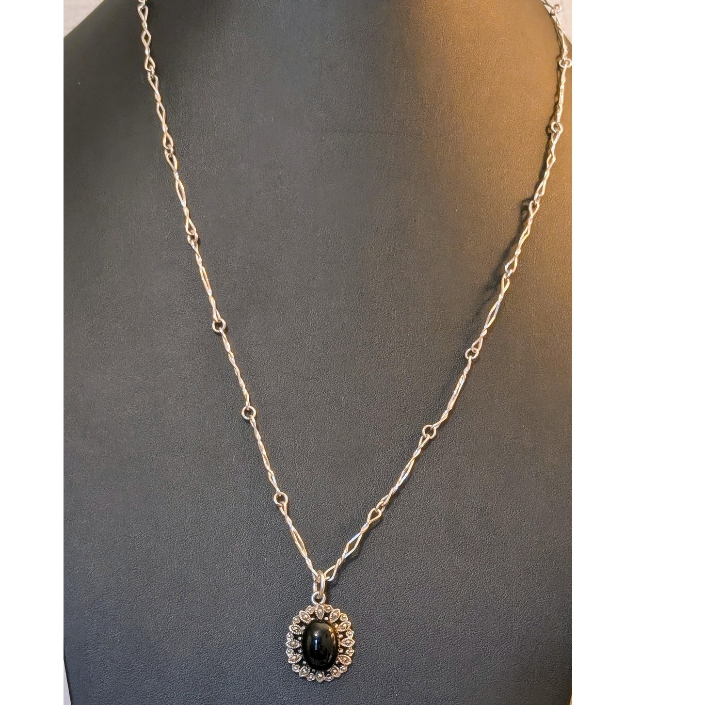 VTG 925 Black Stone Marcasite Flower Pendant on 925 Israel Fancy Chain Necklace