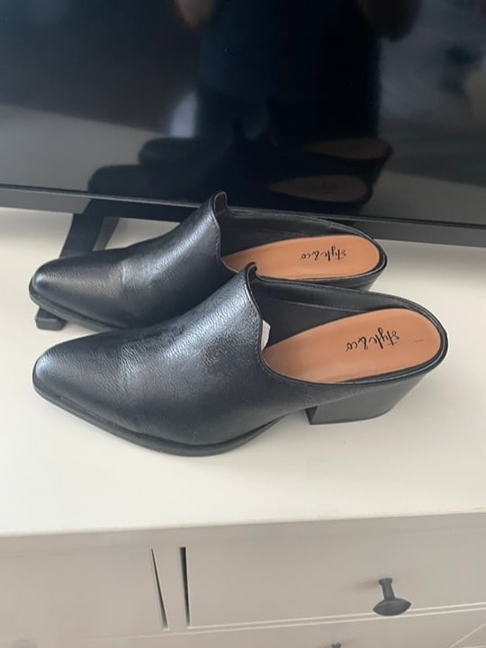 Rubinn Mules Black 7.5
