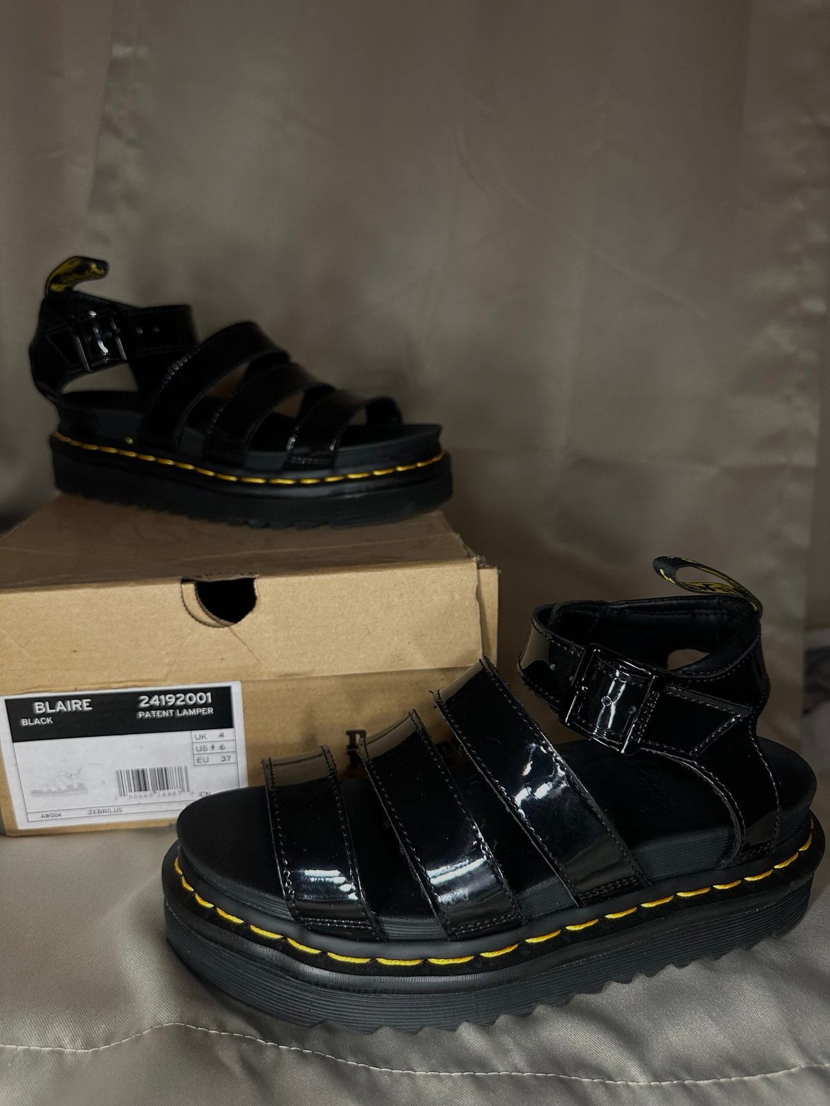 DOC MARTEN SANDALS