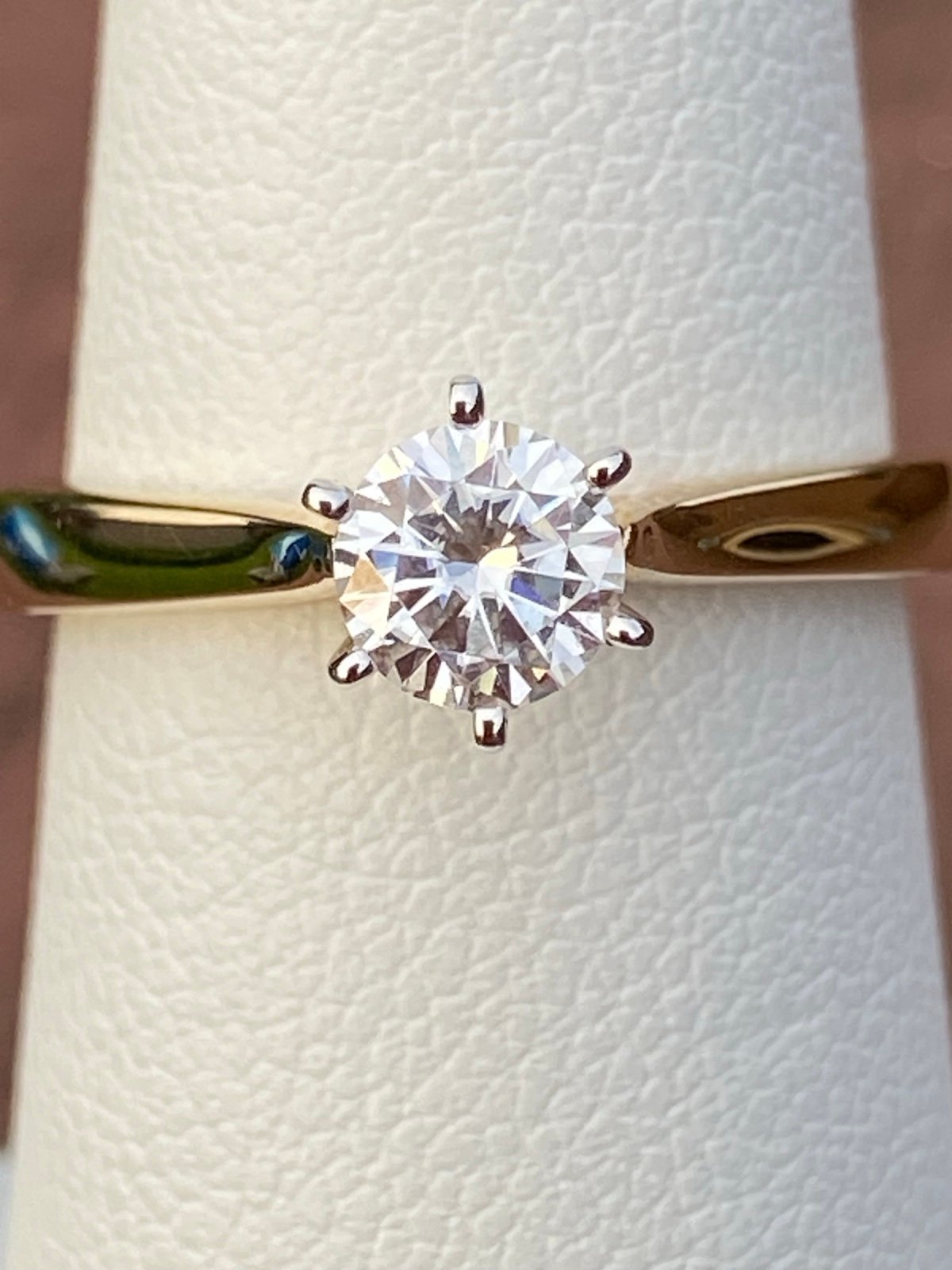 Charles & Colvard 14K Gold Moissanite Ring Size 6