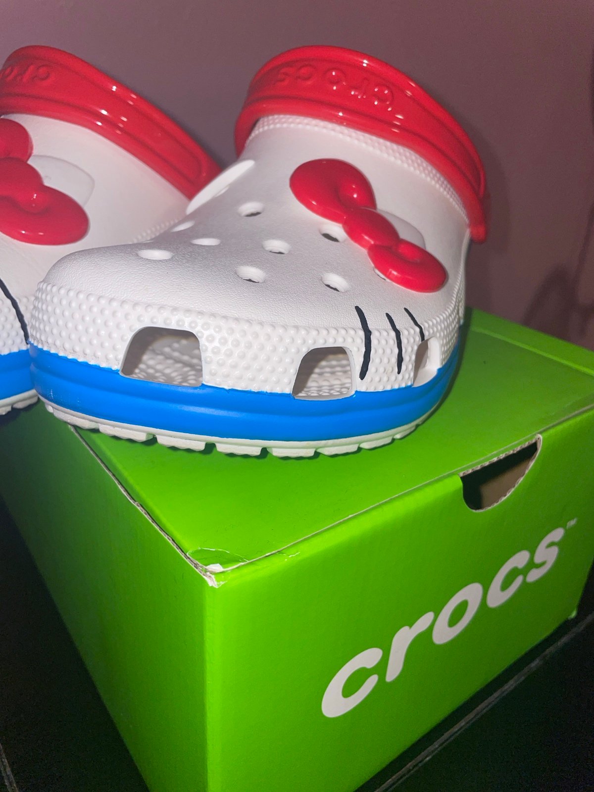 Hello Kitty Crocs