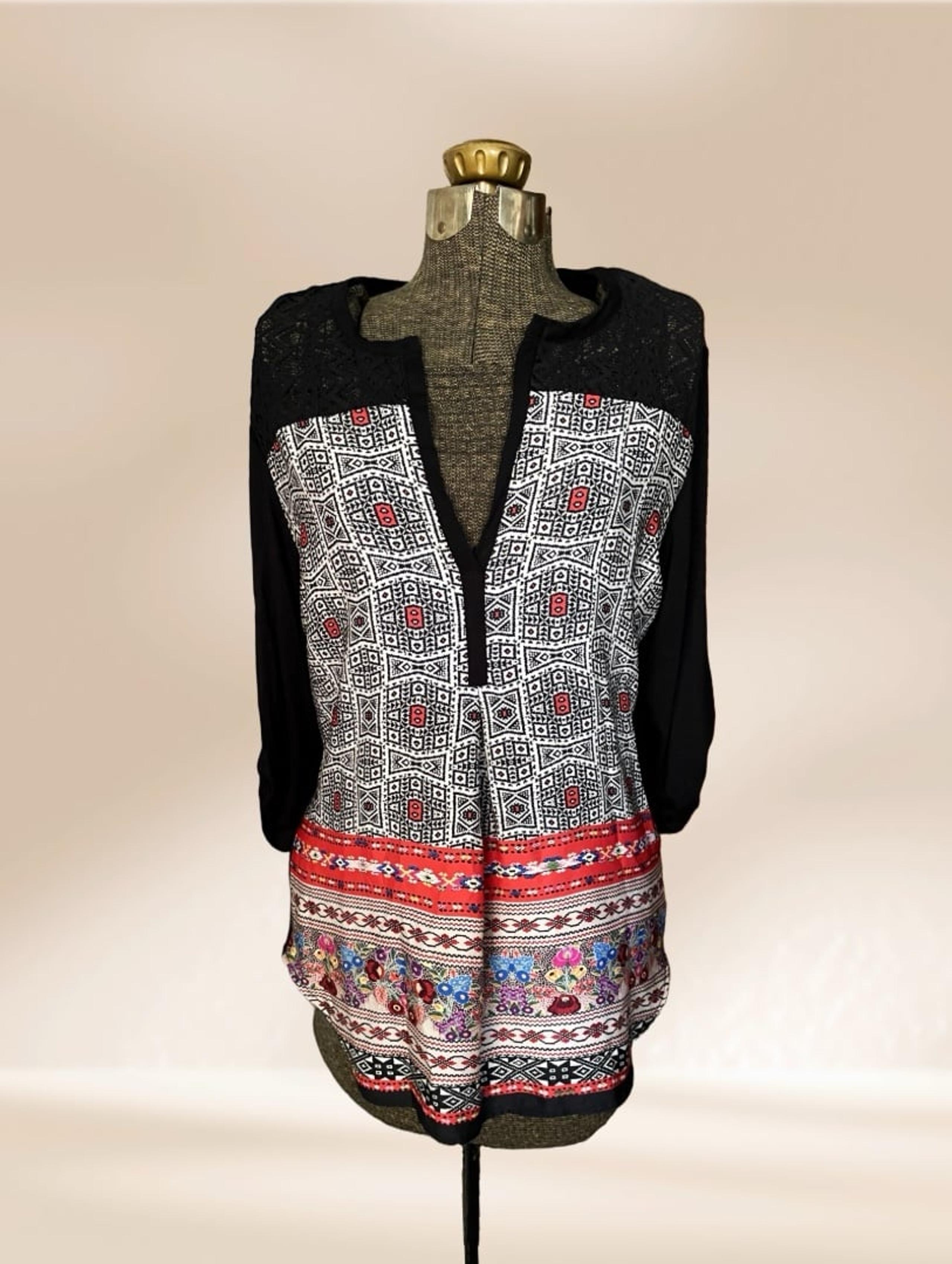 Weston Anthropologie Lace 3/4 Sleeve Tribal Embroidery Printed Blouse Size M GUC