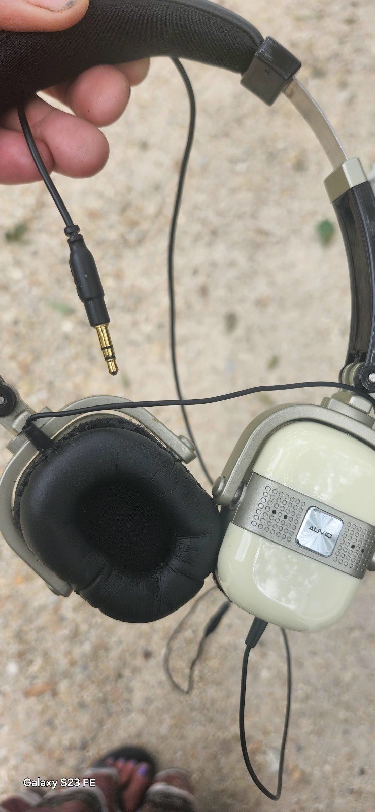 AUVIO RETRO HEADPHONES