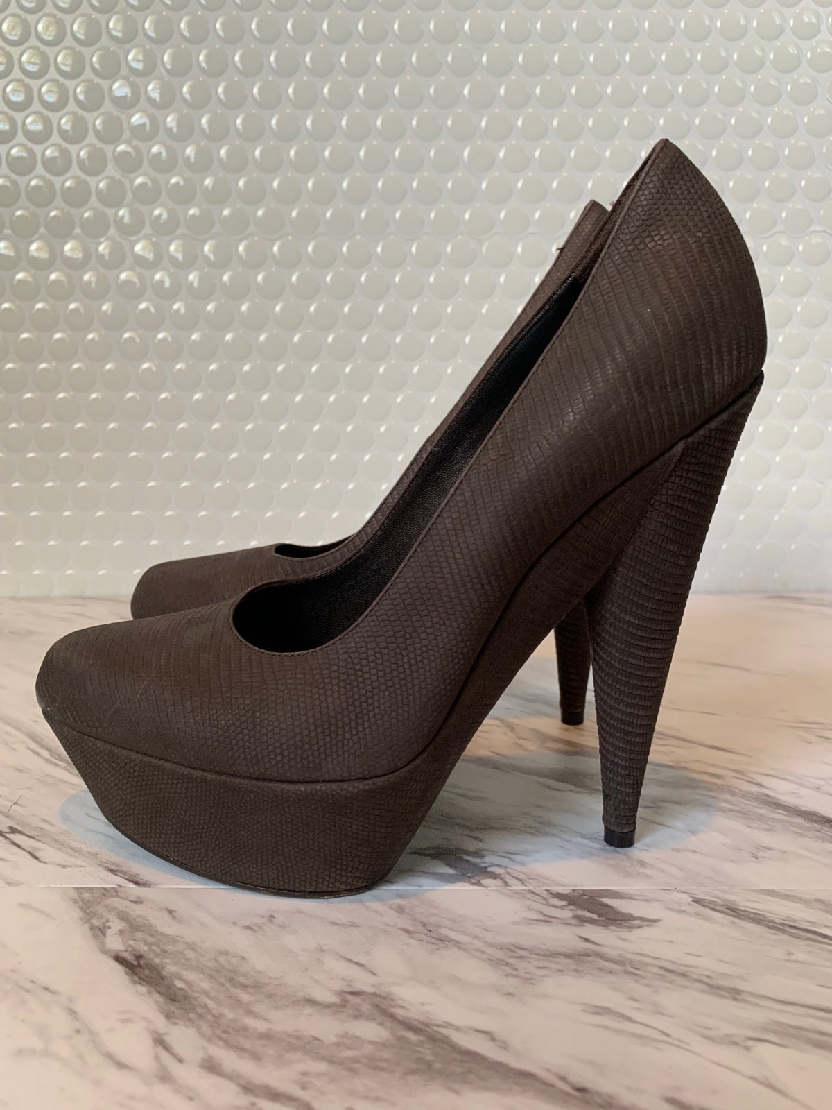 Yves Saint Laurent Brown YSL Aliama Lizard Embossed Suede Heels Pumps