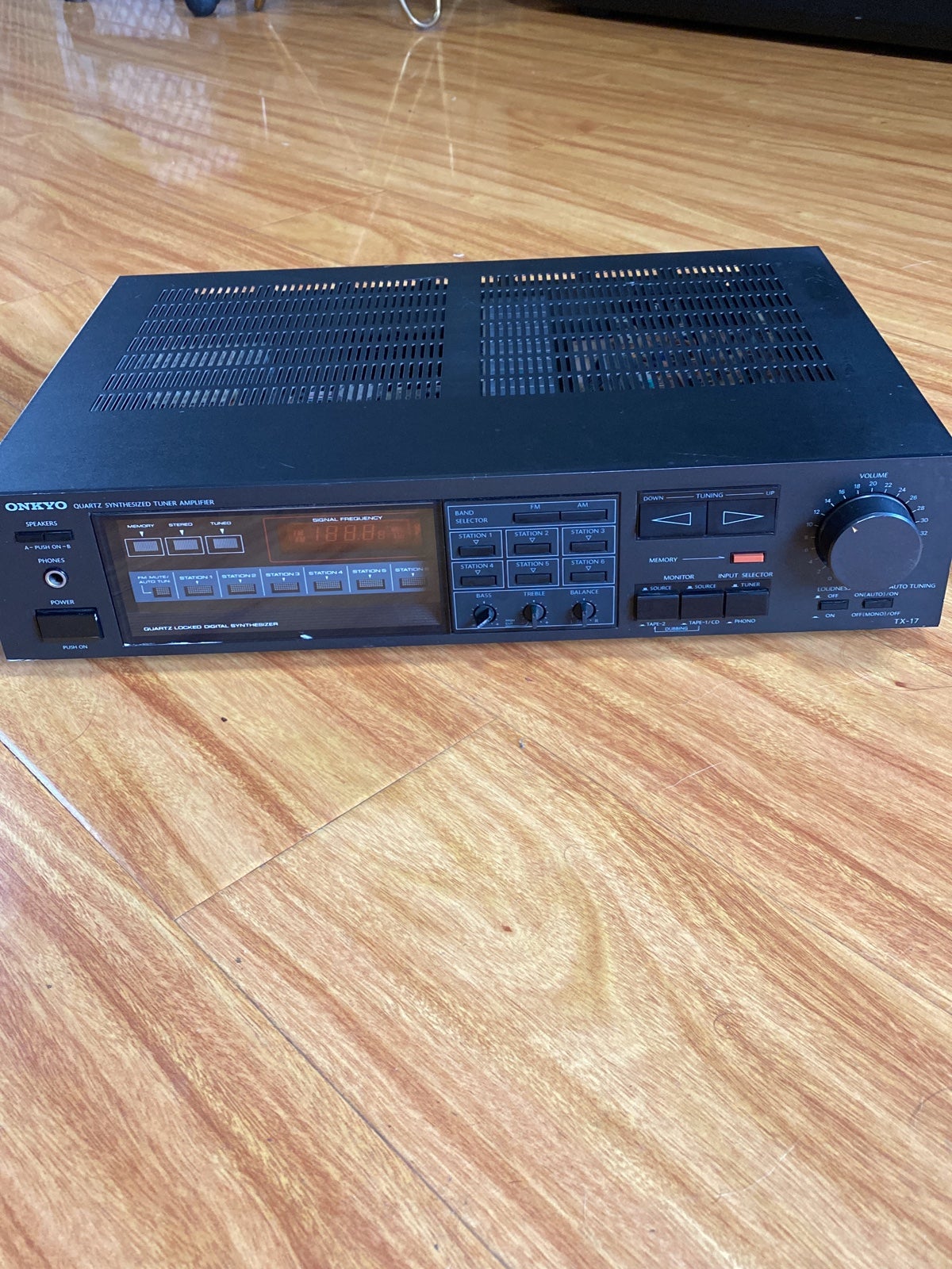 ONKYO TX-17 Quartz Synthesized Tuner Amplifier