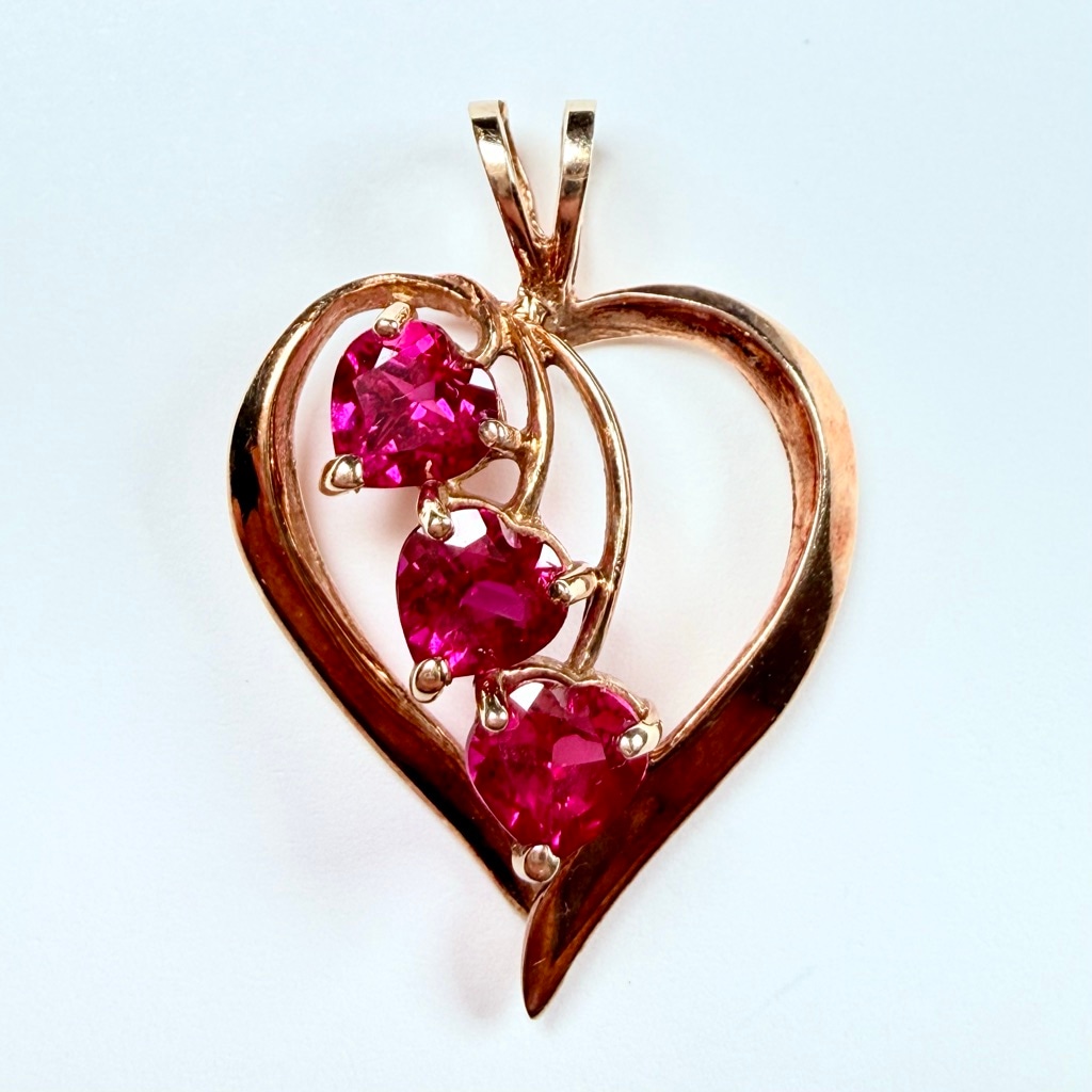 10K Solid Yellow Gold 1.8 CT Red Ruby Trio Heart Charm Vintage Pendant