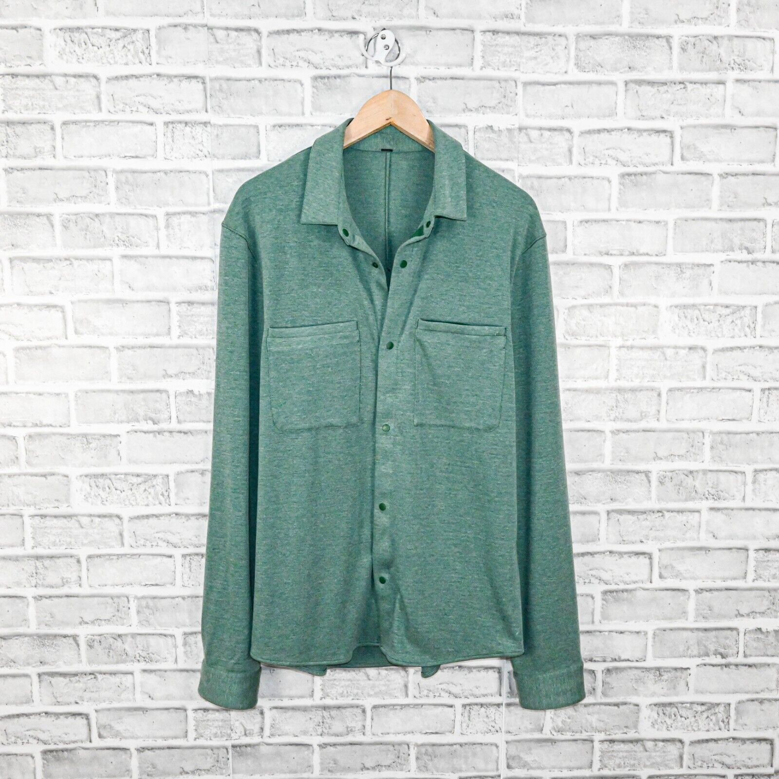 Lululemon Men's Soft knit Overshirt snap button in Heathered Everglade Green L