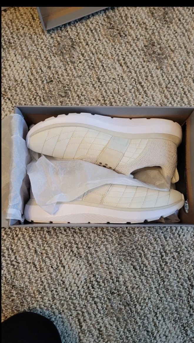 Vionic Brand Delmar Dianne Style slip ons (Size 9)