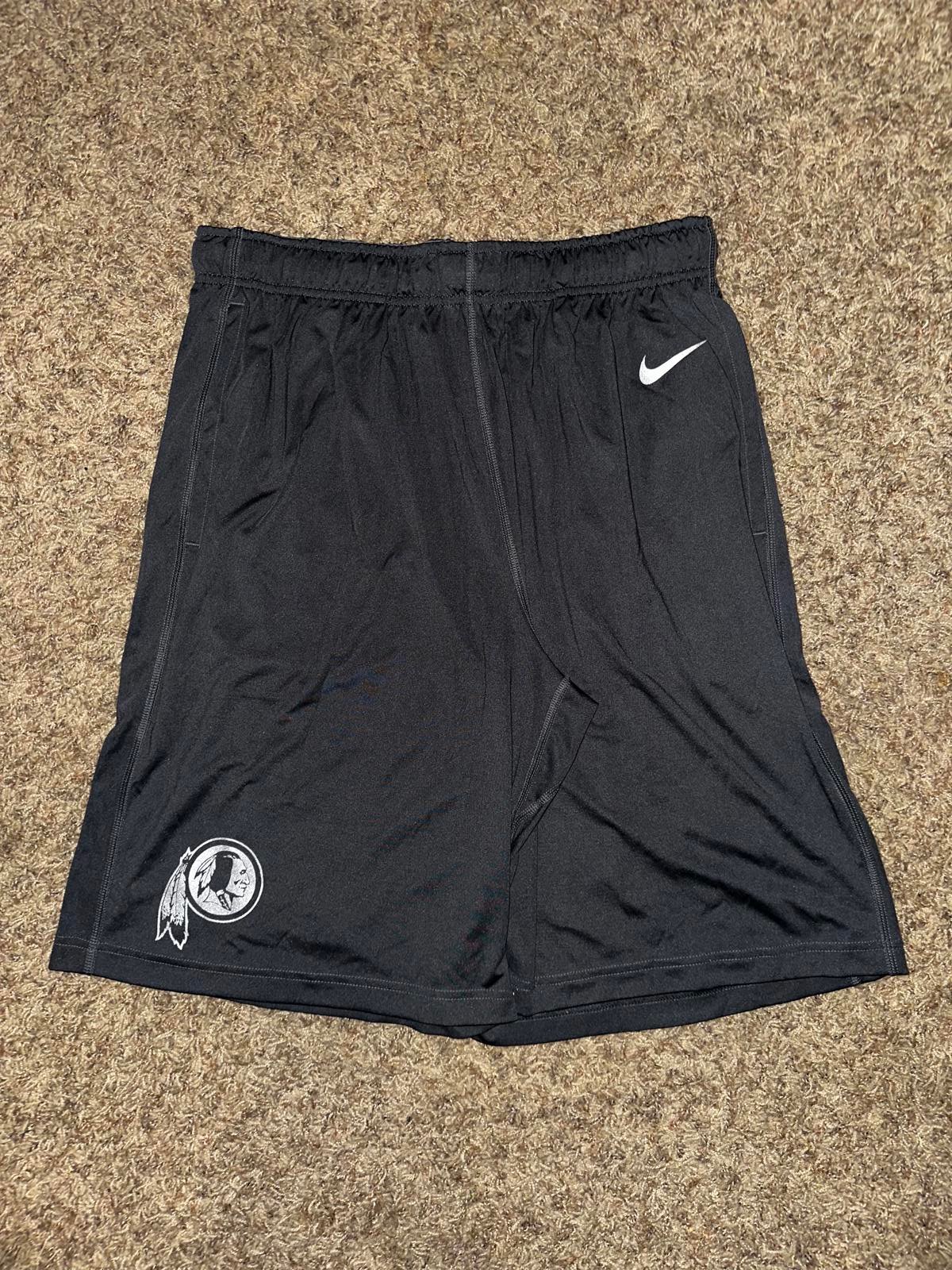 Nike Mens NFLWashington Redskins Chrome Auto Emblem Shorts VINTAGE 2014