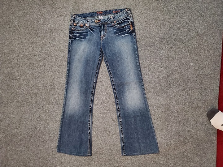 Silver Tina 31x33 (Meas 32x30.5 8 Low Rise) Flared Distressed Med Jeans A2-1406