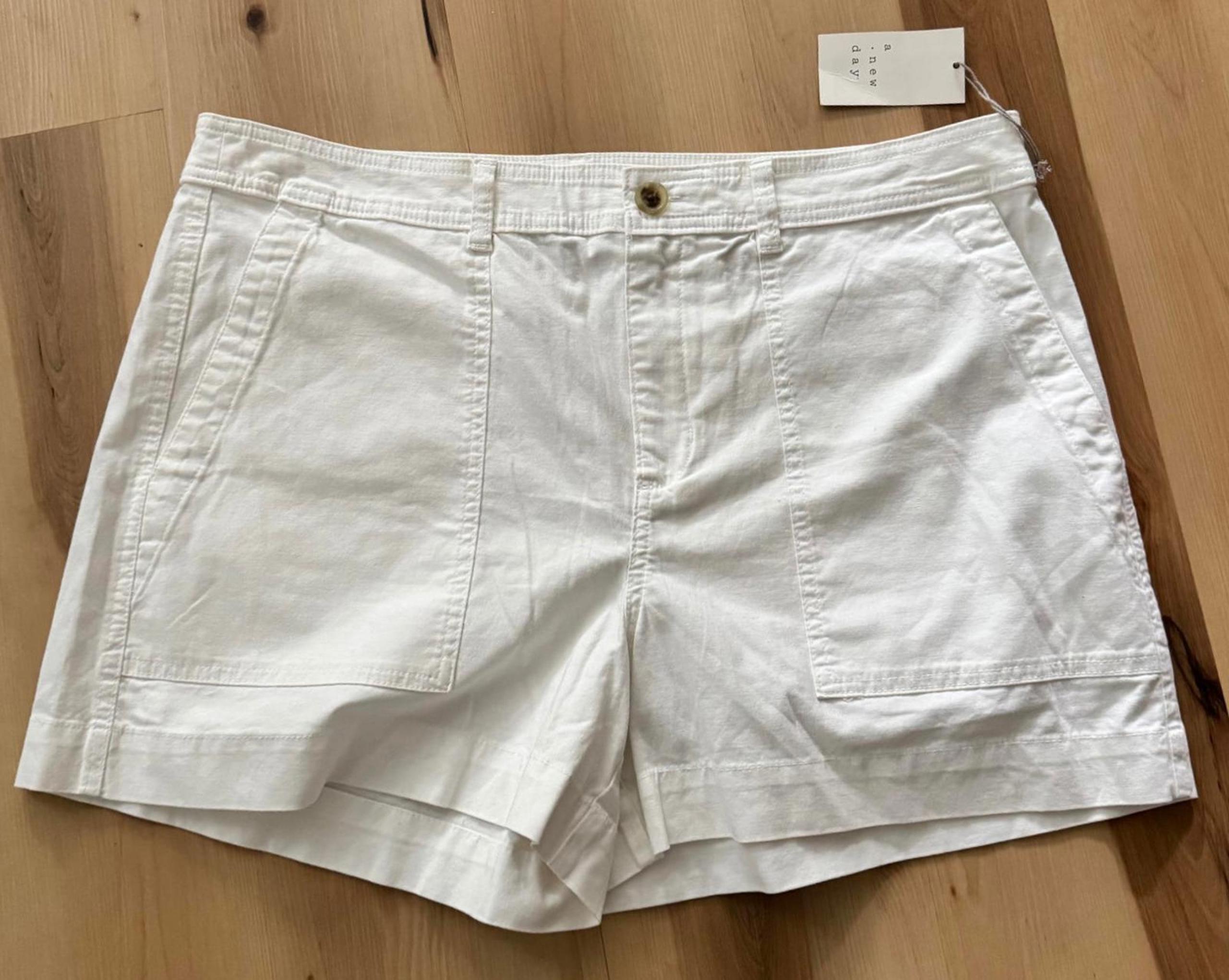 A New Day White Chino Shorts Women Size 18