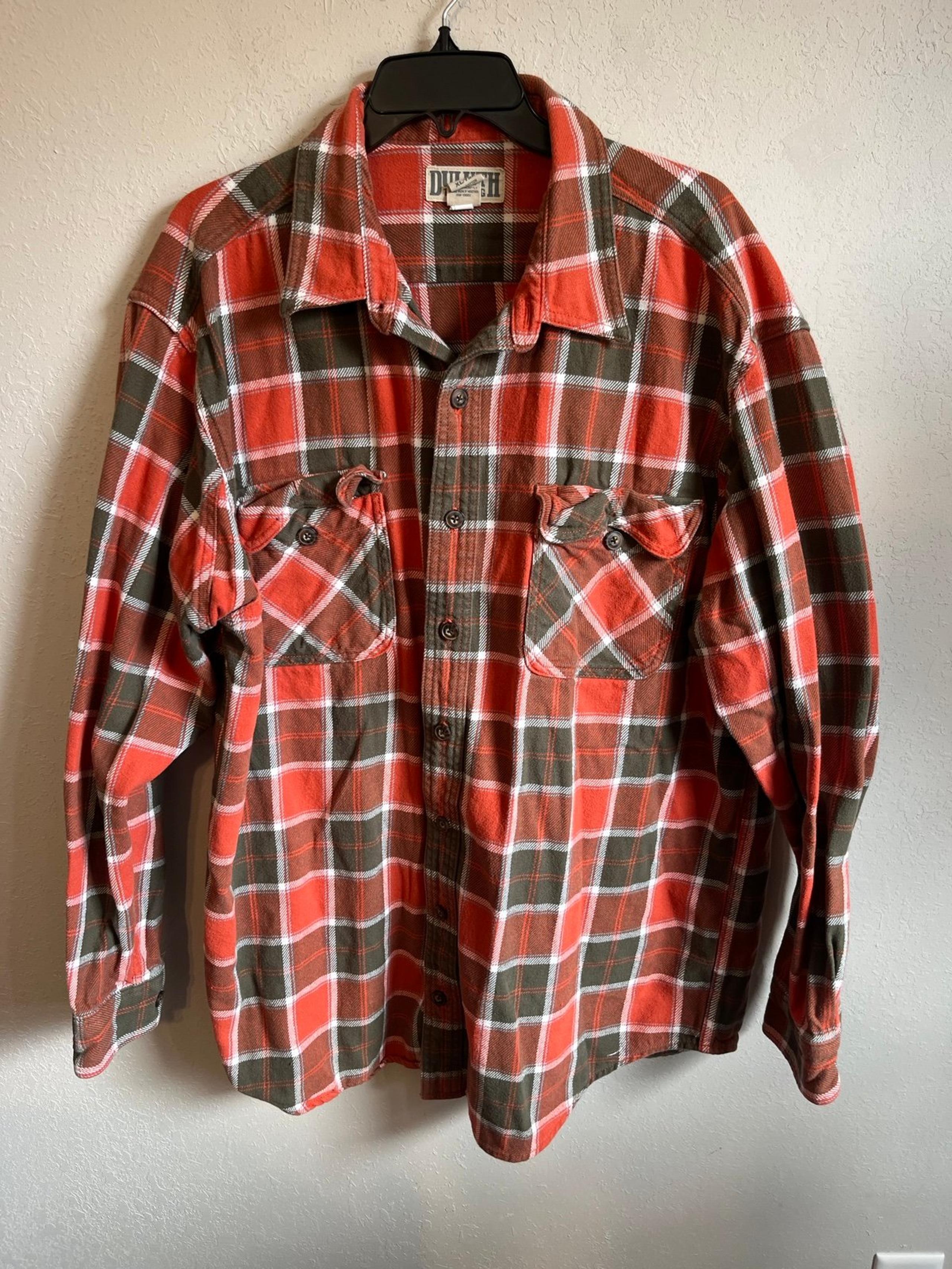 Men’s Duluth Flannel Outdoor Working Shaket Size XL Tall