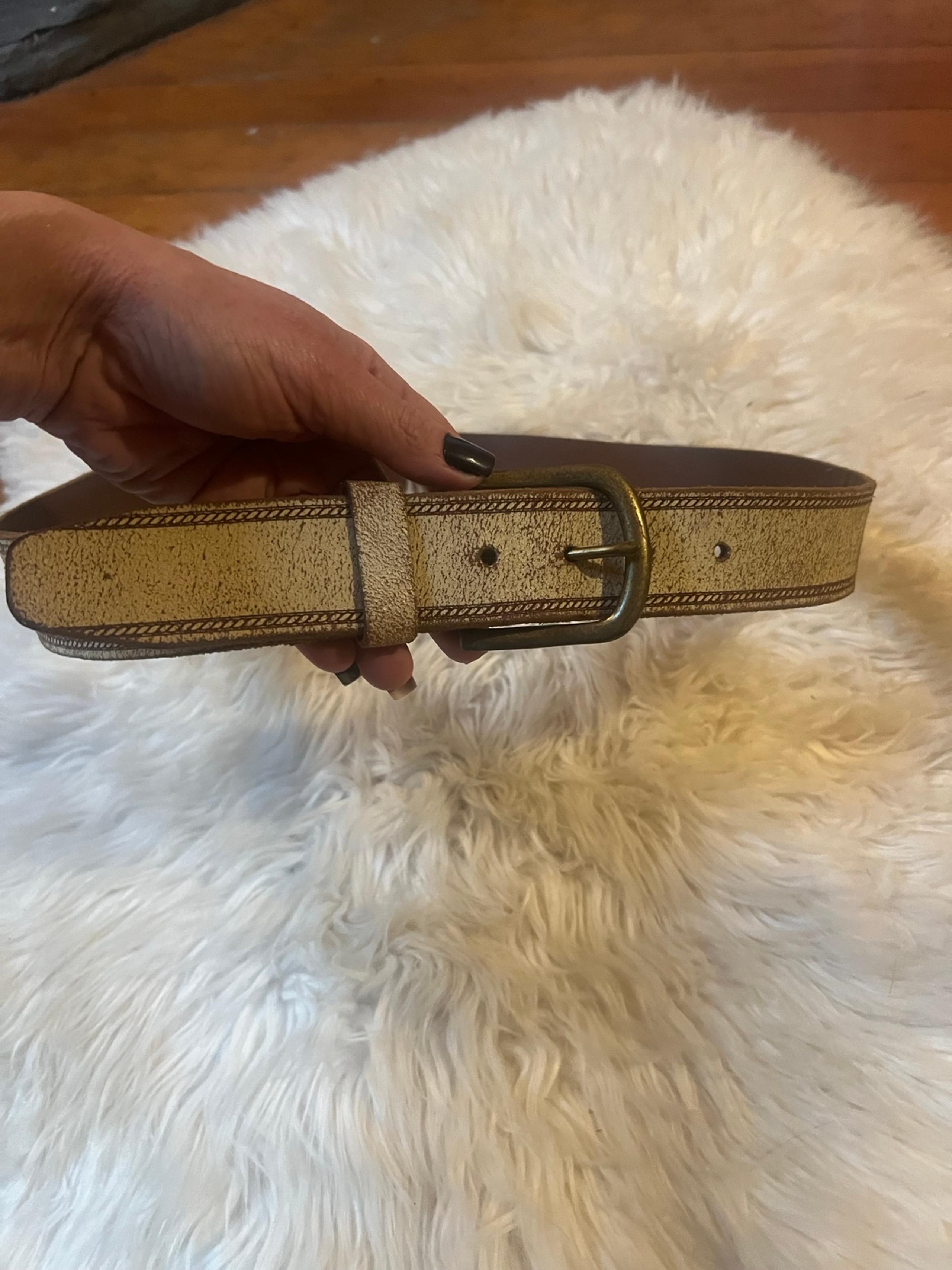 GAP Cream genuine leather stitched belt