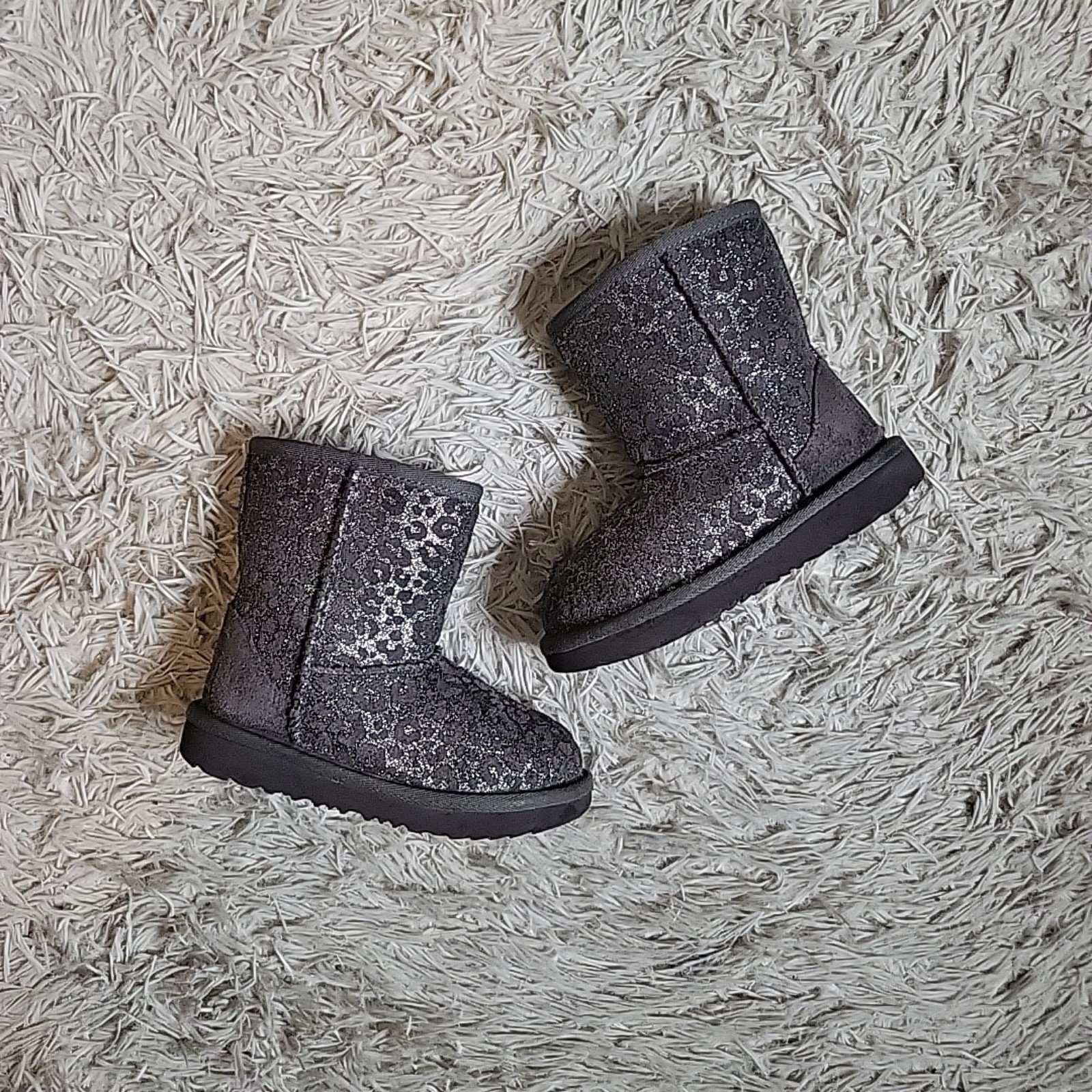UGG Kids' Classic II Glitter Leopard Boots Size 10 Big Girls Kids 1112388T