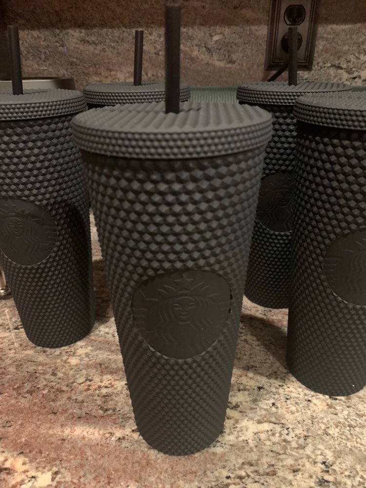 Starbuck Studded tumbler matte black 202