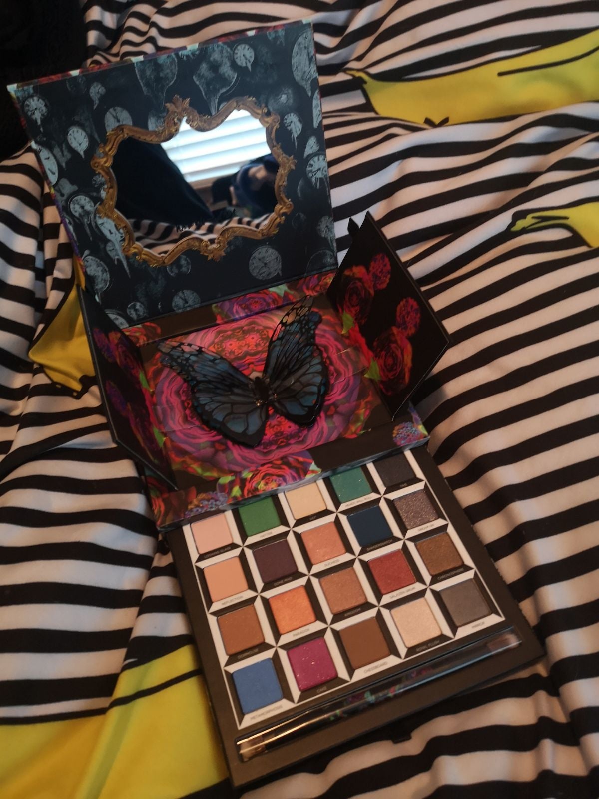 Urban decay Alice through the looking gl